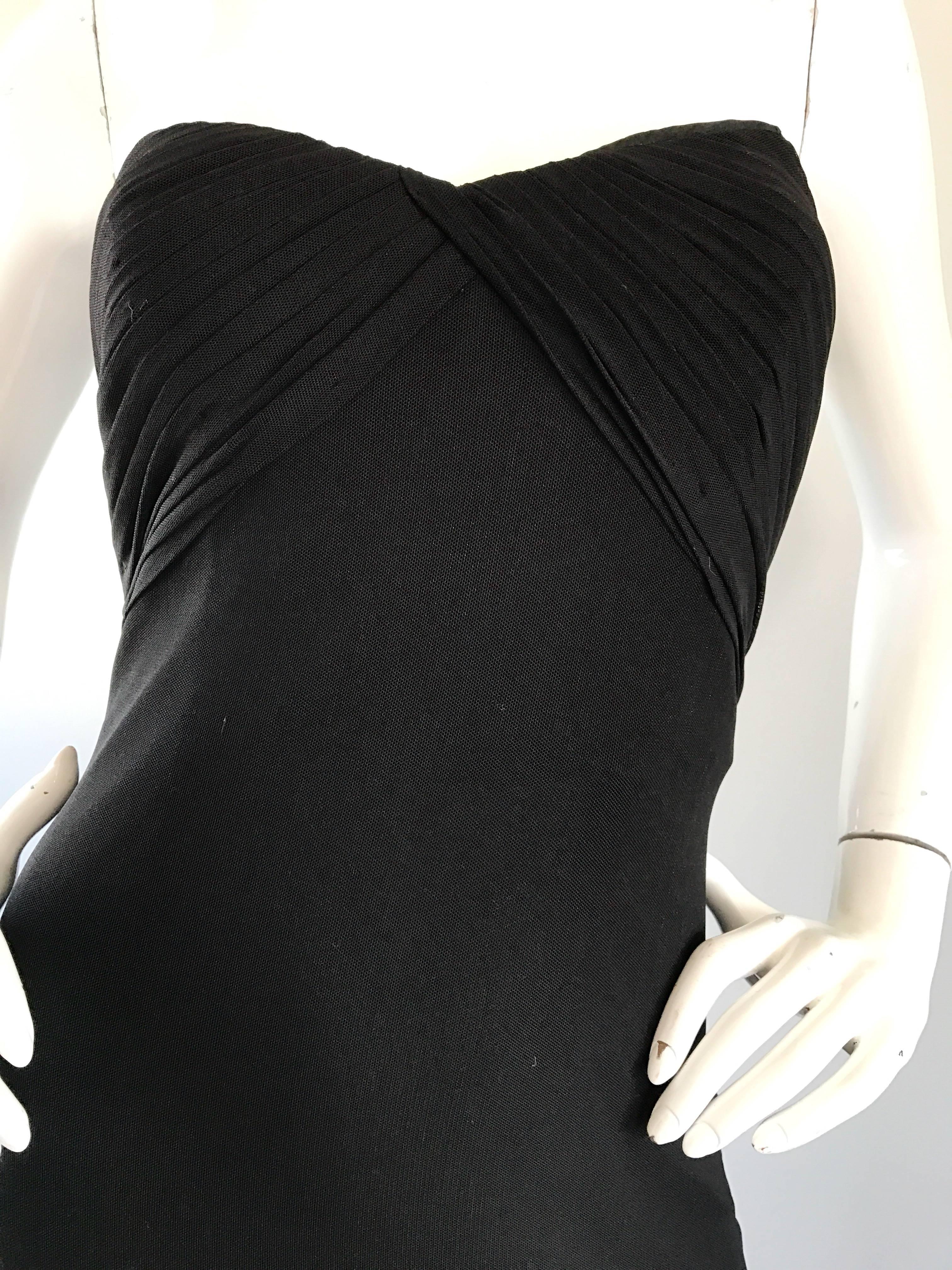 Noir Robe bustier vintage Vicky Tiel Couture en maille de soie noire sans bretelles (années 1990) en vente