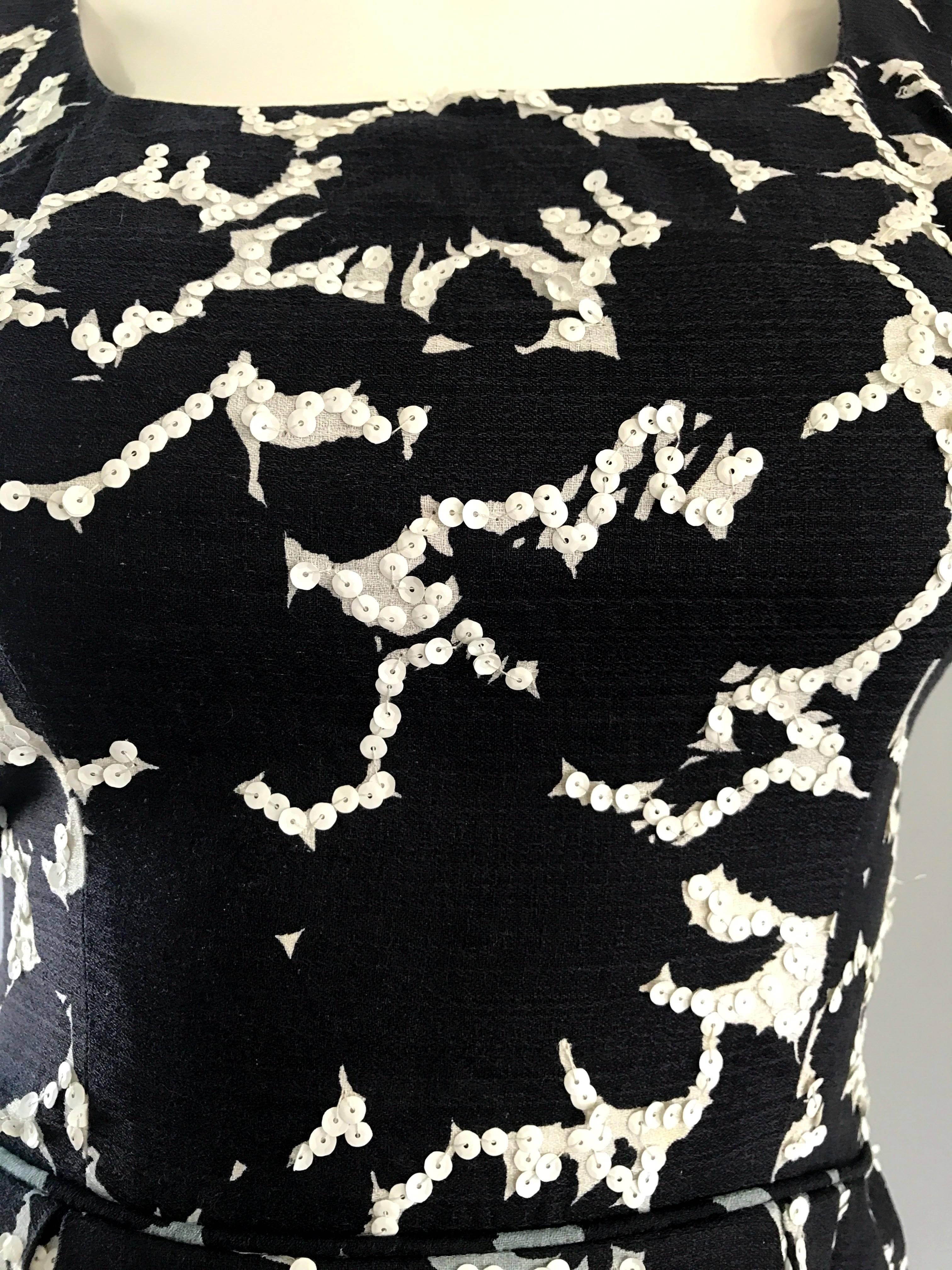 1950s Black and White Leaf Print Sequin Cotton Fit and Flare 50s Vintage Dress  In Good Condition For Sale In San Diego, CA