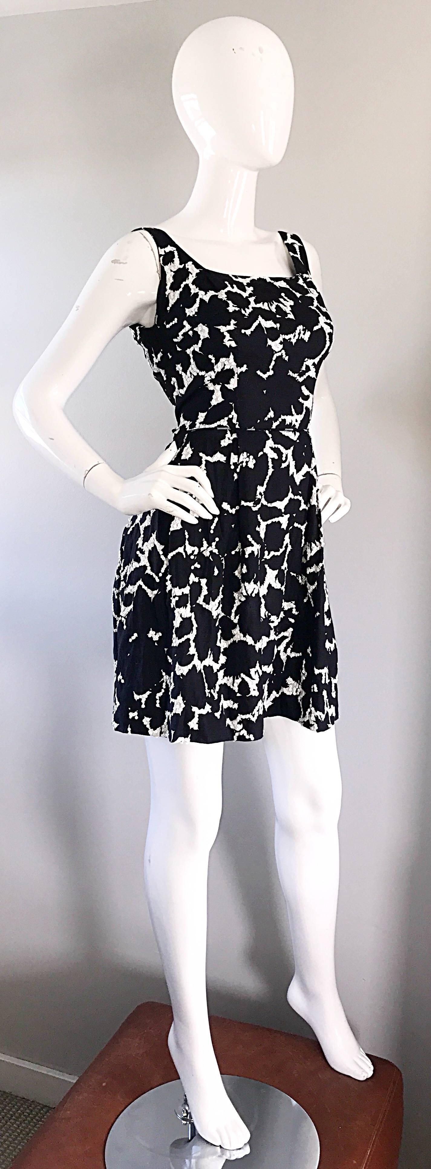 1950s Black and White Leaf Print Sequin Cotton Fit and Flare 50s Vintage Dress  For Sale 5