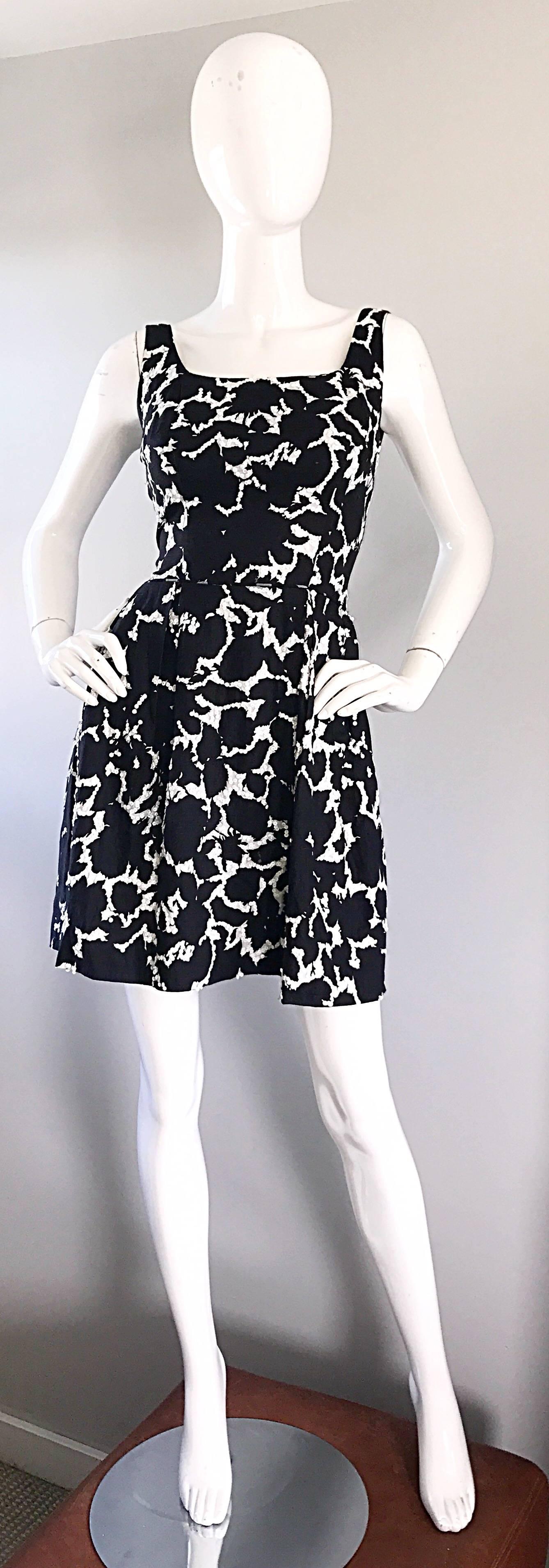 1950s Black and White Leaf Print Sequin Cotton Fit and Flare 50s Vintage Dress  For Sale 6