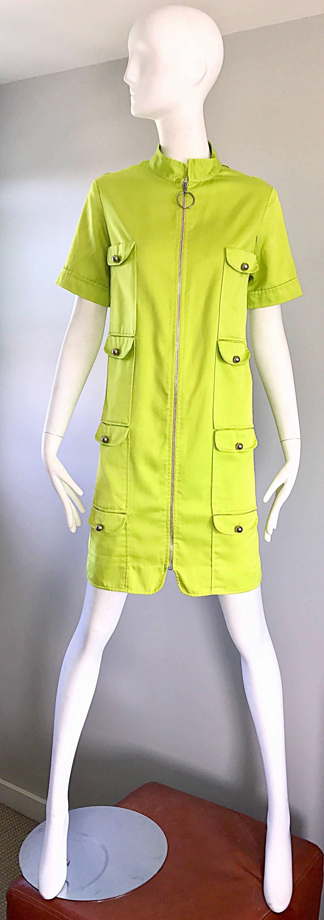 Chic 1960s I MAGNIN Mod Lime Green Zipper Vintage 60s Cargo Pocket Shift Dress For Sale 2