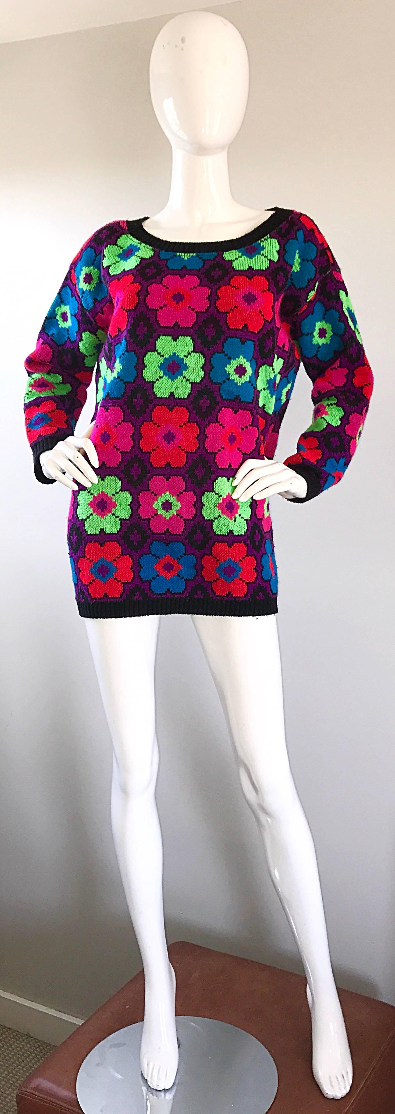 1980s Betsey Johnson Punk Label One Size Intarsia Flower Sweater Jumper 80s For Sale 1