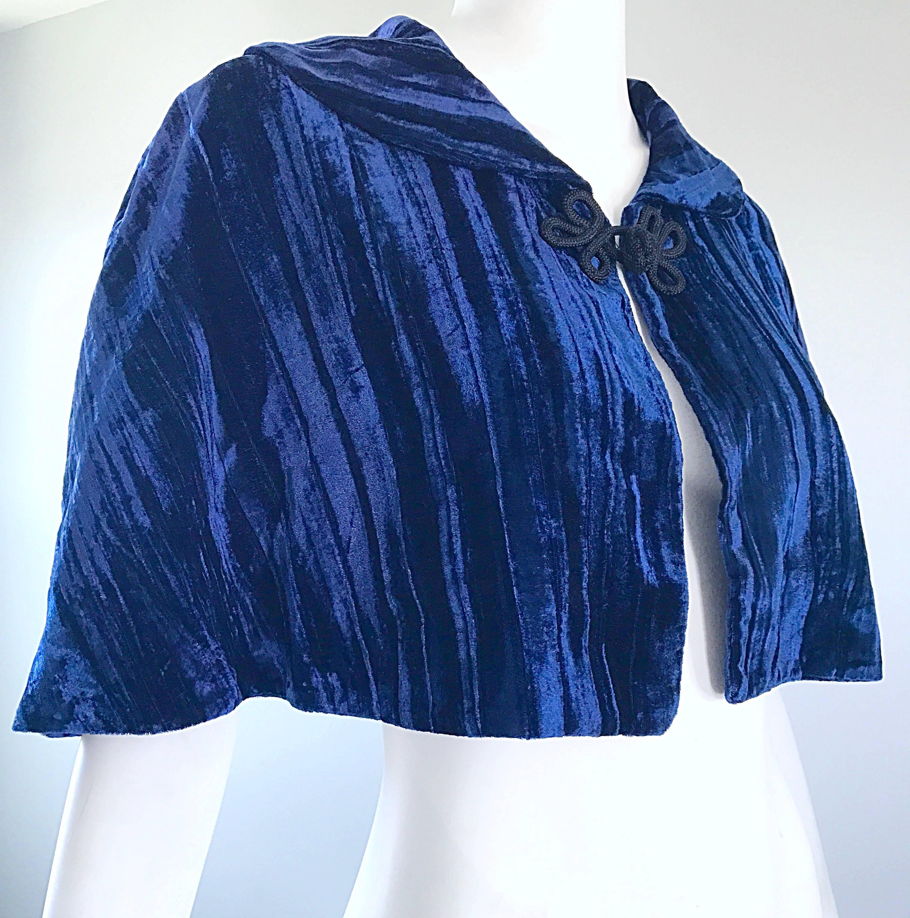 Women's Beautiful 1930s Navy Blue Silk Velvet Vintage 30s Cropped Cape Capelet Bolero For Sale