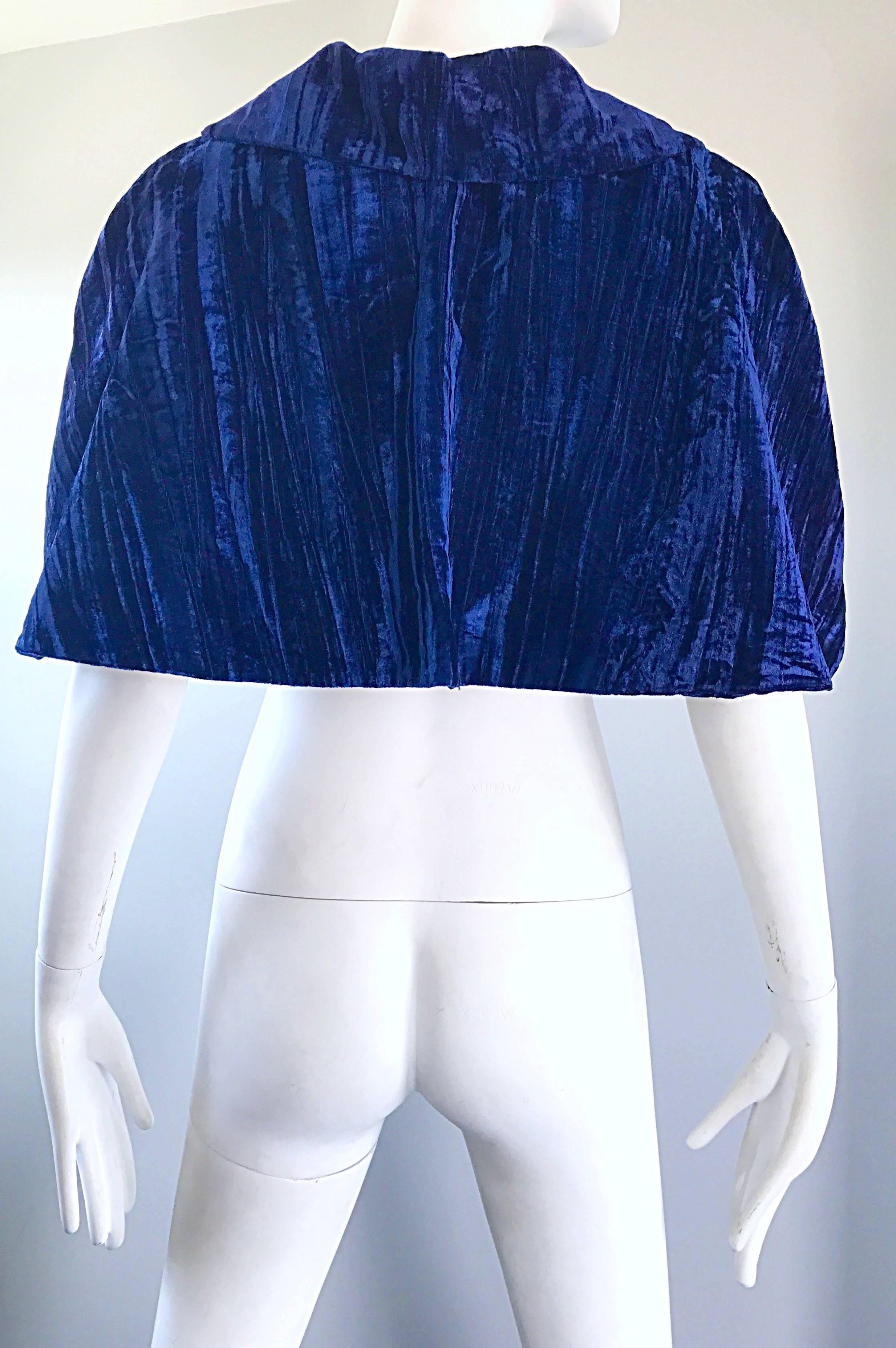 Beautiful 1930s Navy Blue Silk Velvet Vintage 30s Cropped Cape Capelet Bolero For Sale 1