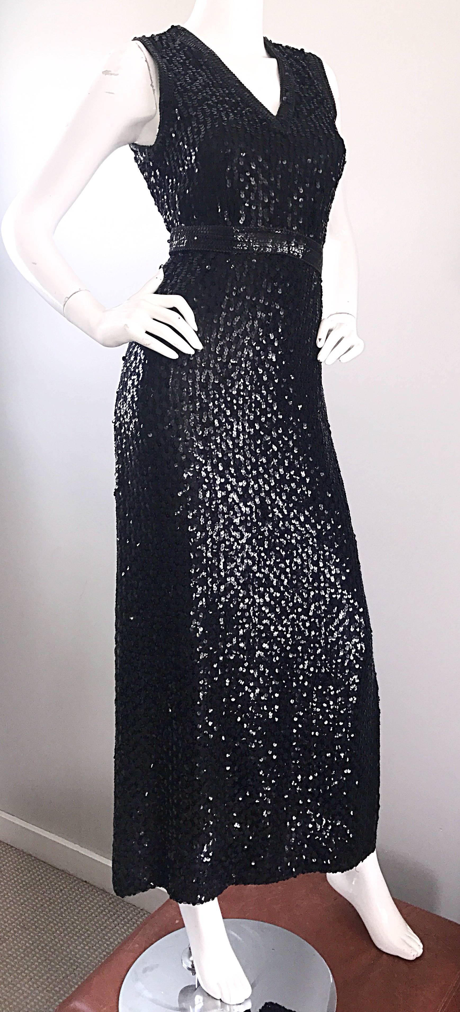 1970er Lillie Rubin Schwarzes ärmelloses Abendkleid aus Seide mit Pailletten und Gürtel aus den 70ern im Angebot 1