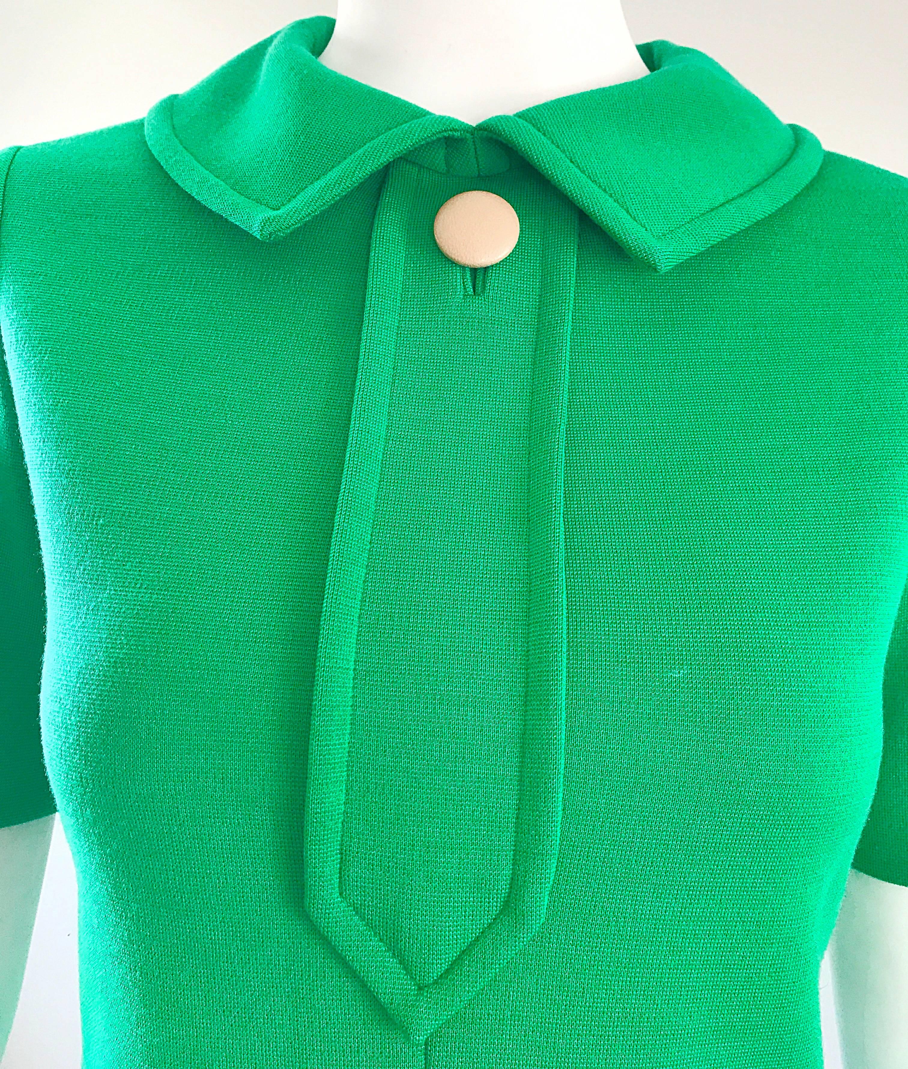 Vert Kelly - Robe droite vintage à manches courtes en maille de laine vierge verte, style mod, années 1960  en vente