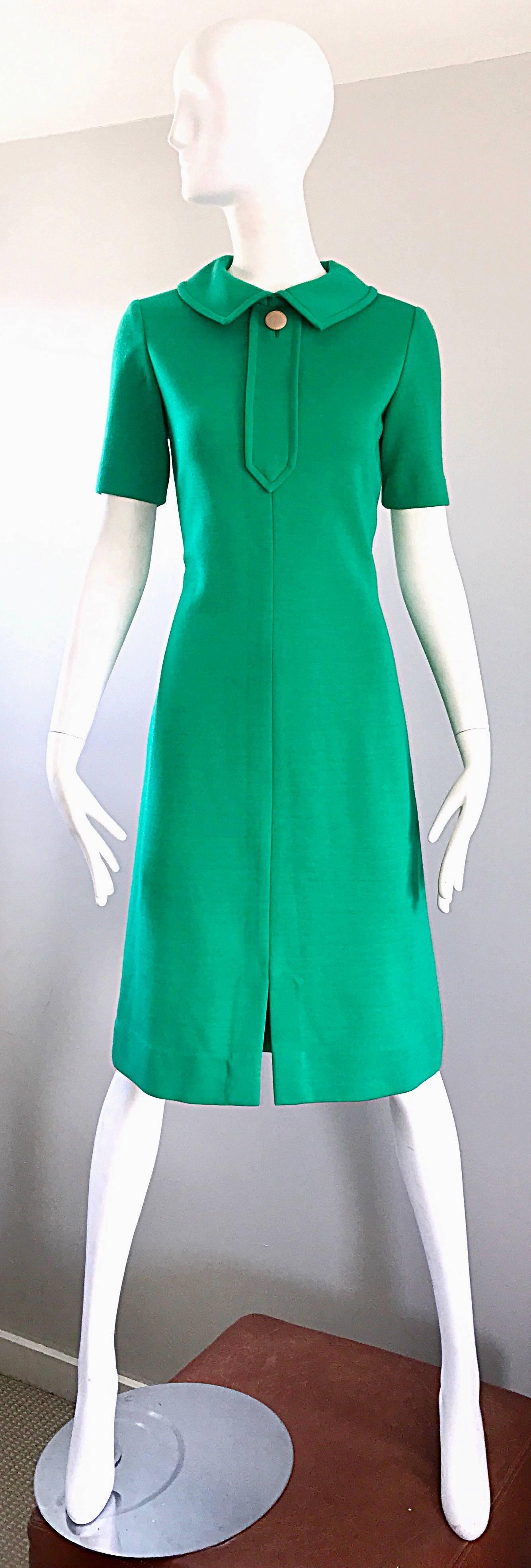 1960s Kelly Green Virgin Wool Knit 60s Vintage Mod Short Sleeve Shift Dress  For Sale 1