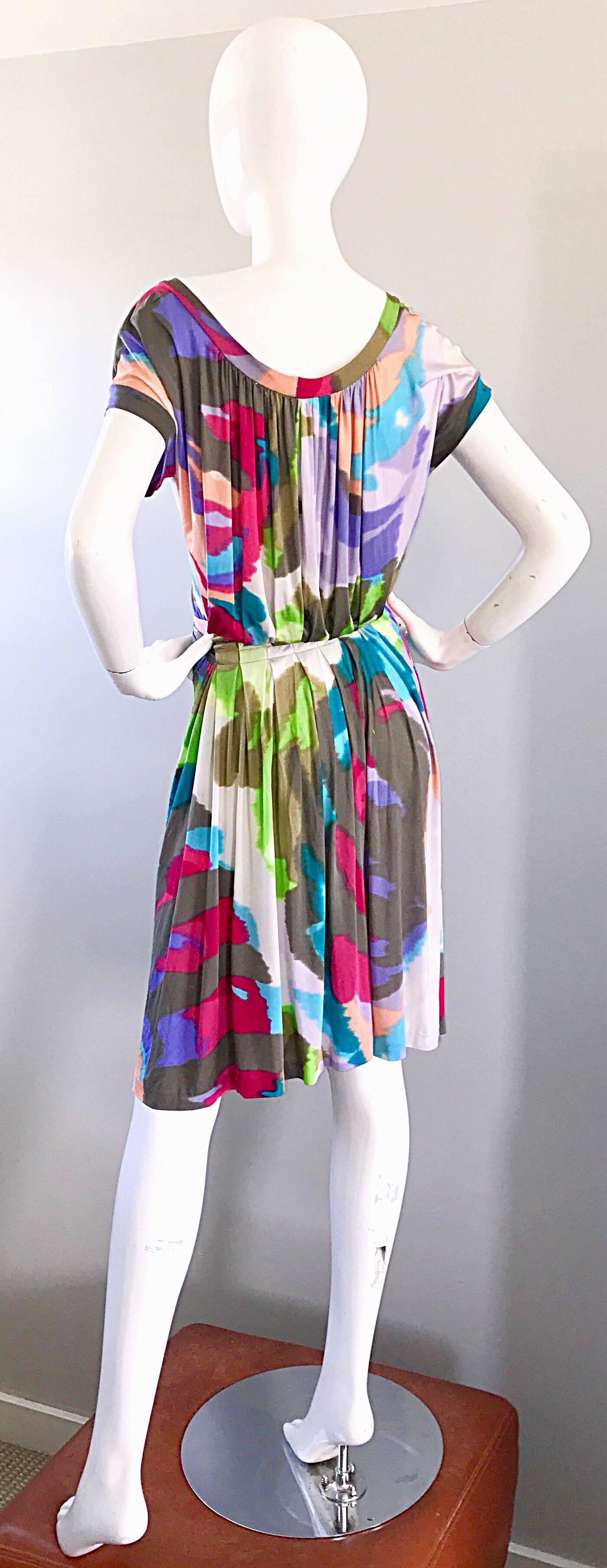 New Etro Silk Jersey Tie Dye Print Belted Short Sleeve Vibrant Colorful Dress  In Excellent Condition For Sale In San Diego, CA