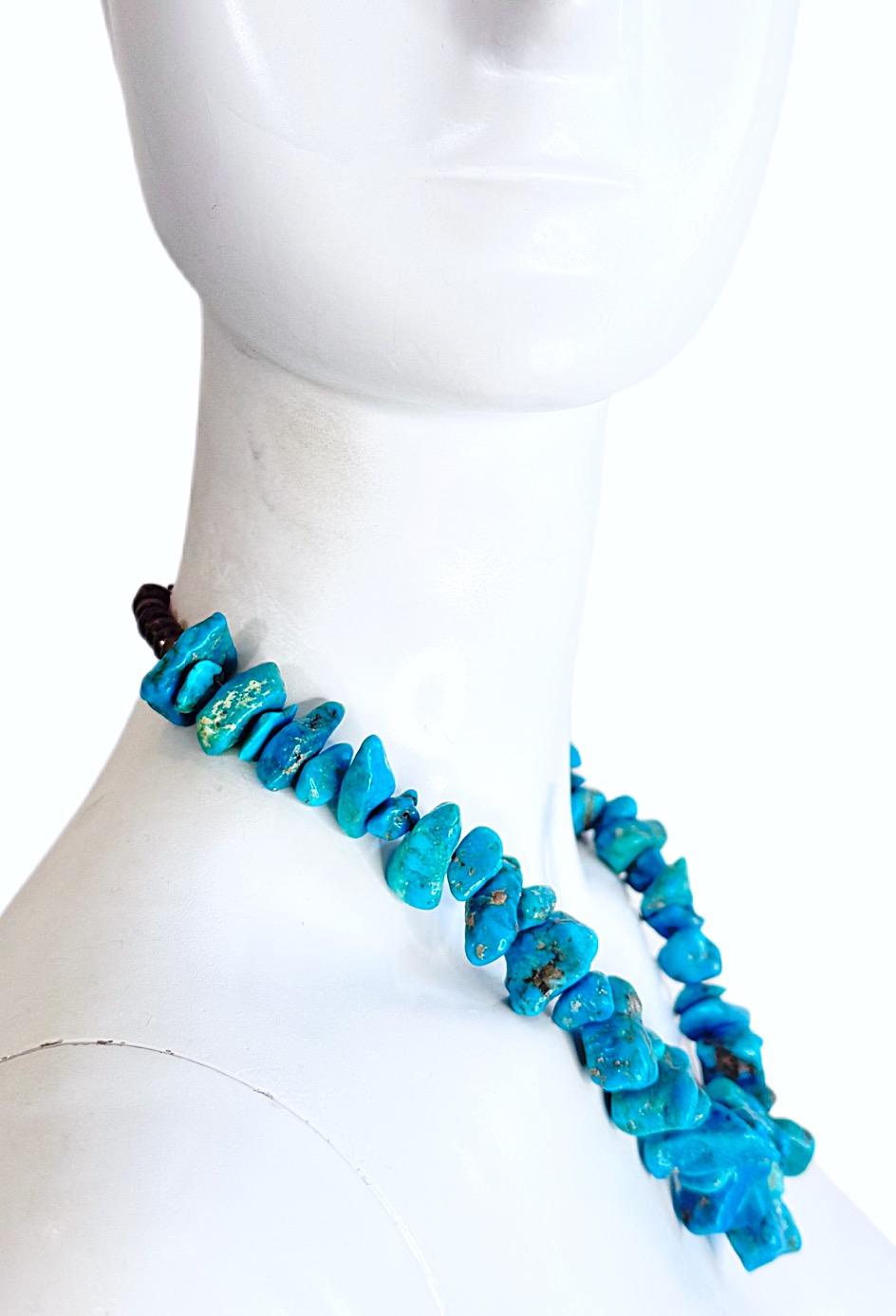Collar vintage Navajo Chunky Turquoise Nugget con cuentas de banco de ley años 70 en venta 2