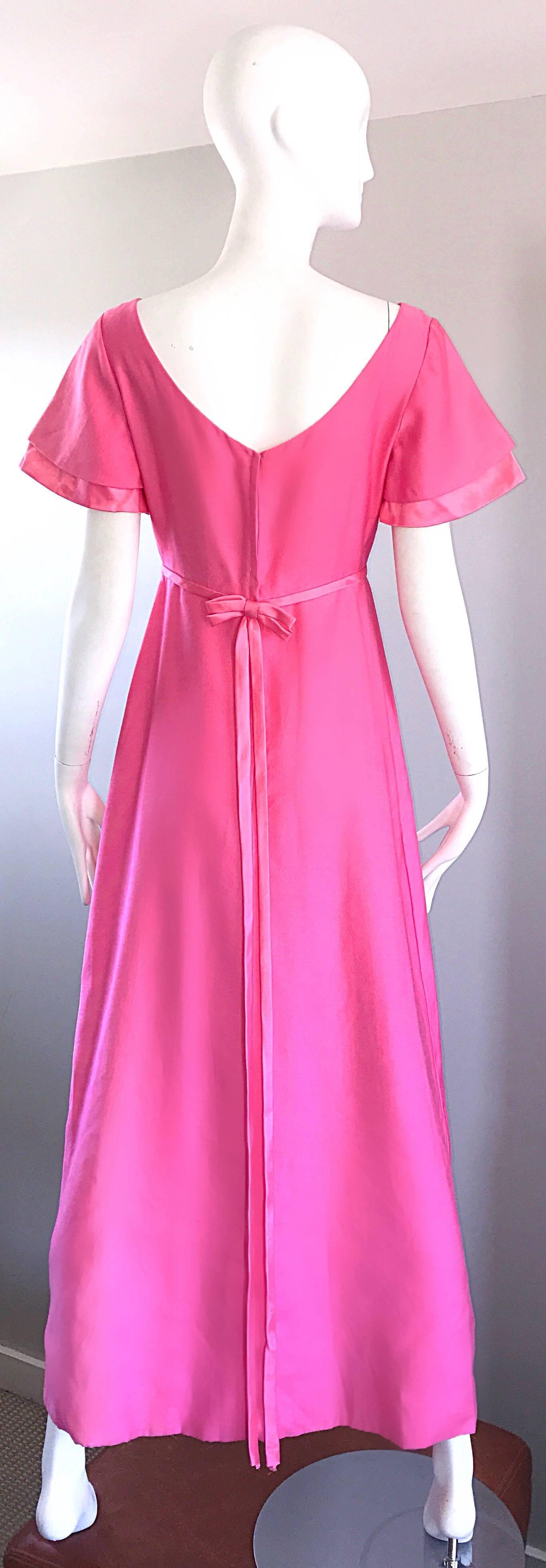 1970er Emma Domb Bubblegum Rosa Kurzärmeliges Maxikleid mit Empire-Taille aus den 70ern (Pink) im Angebot