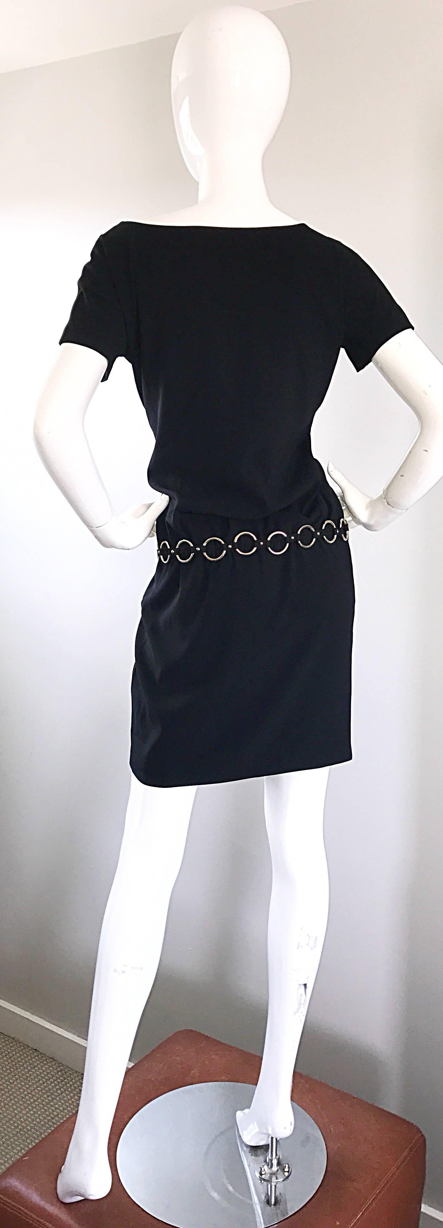1990s Moschino Cheap & Chic Black Silver Chain Loop Belt Vintage Dress Size 6  For Sale 1