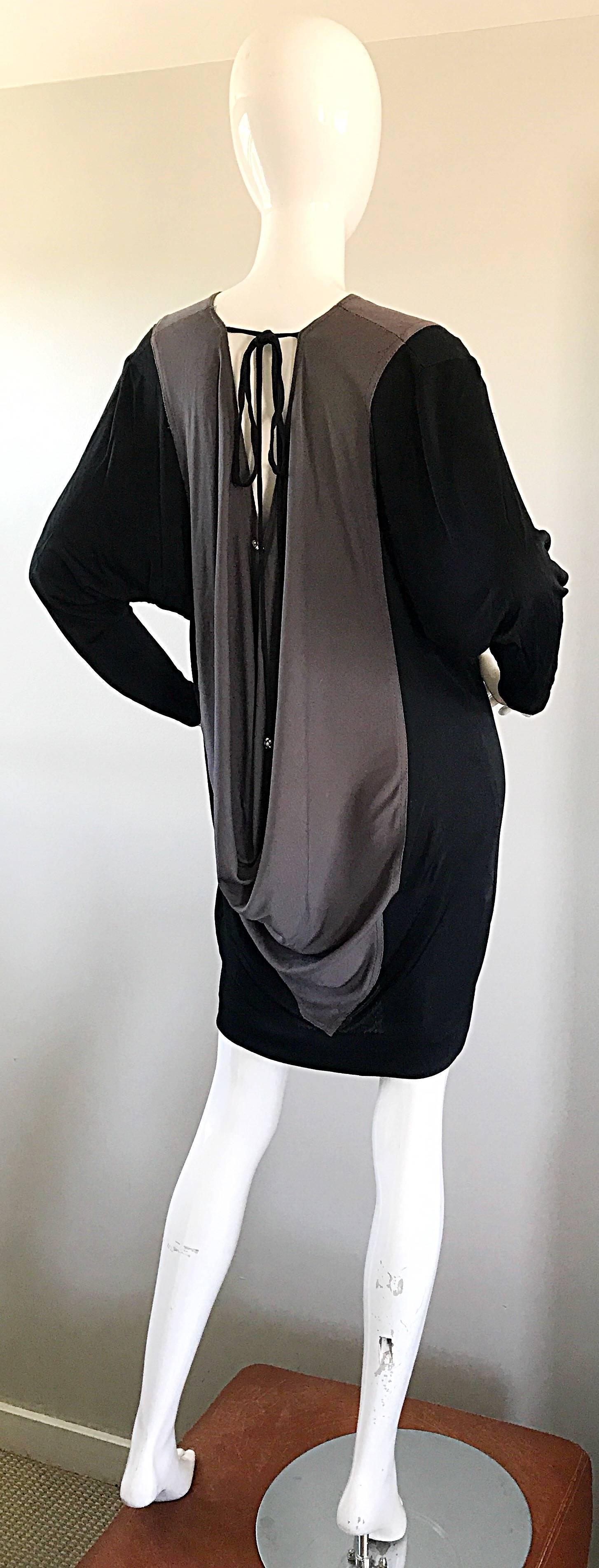 1990s C.D. Greene Black and Gray Colorblock Dolman Sleeve Vintage Jersey Dress For Sale 3