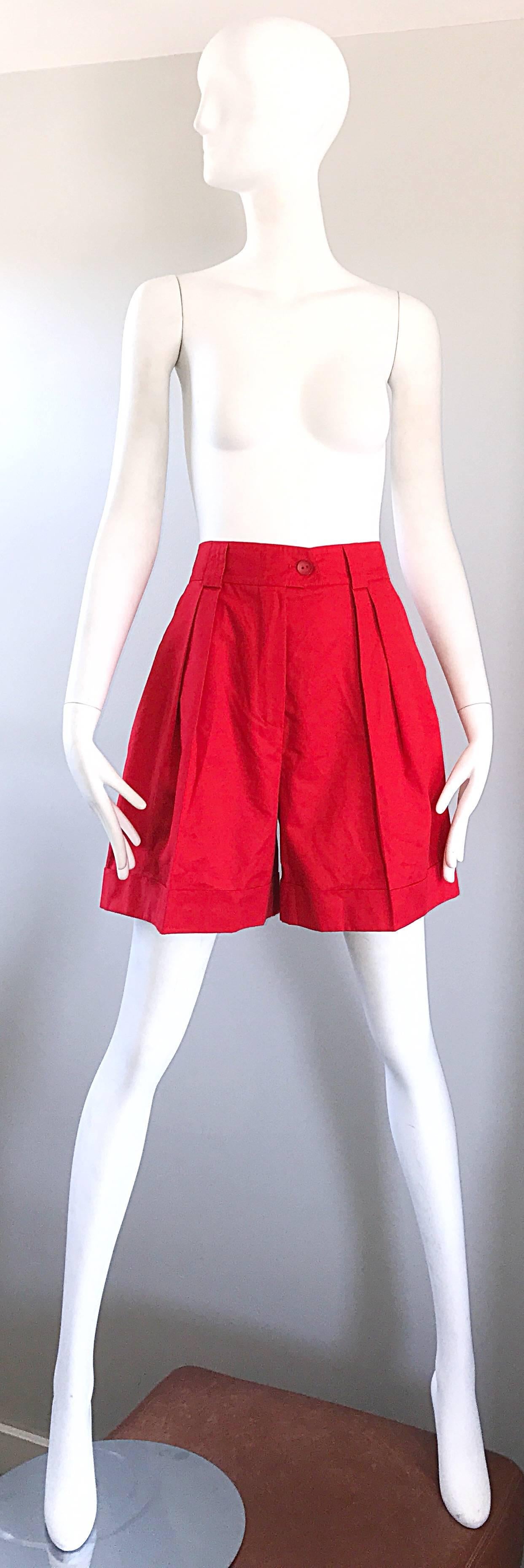 Chic Vintage Escada by Margaretha Ley 1990s Lipstick Red 80s Pleated Shorts 38 For Sale 2
