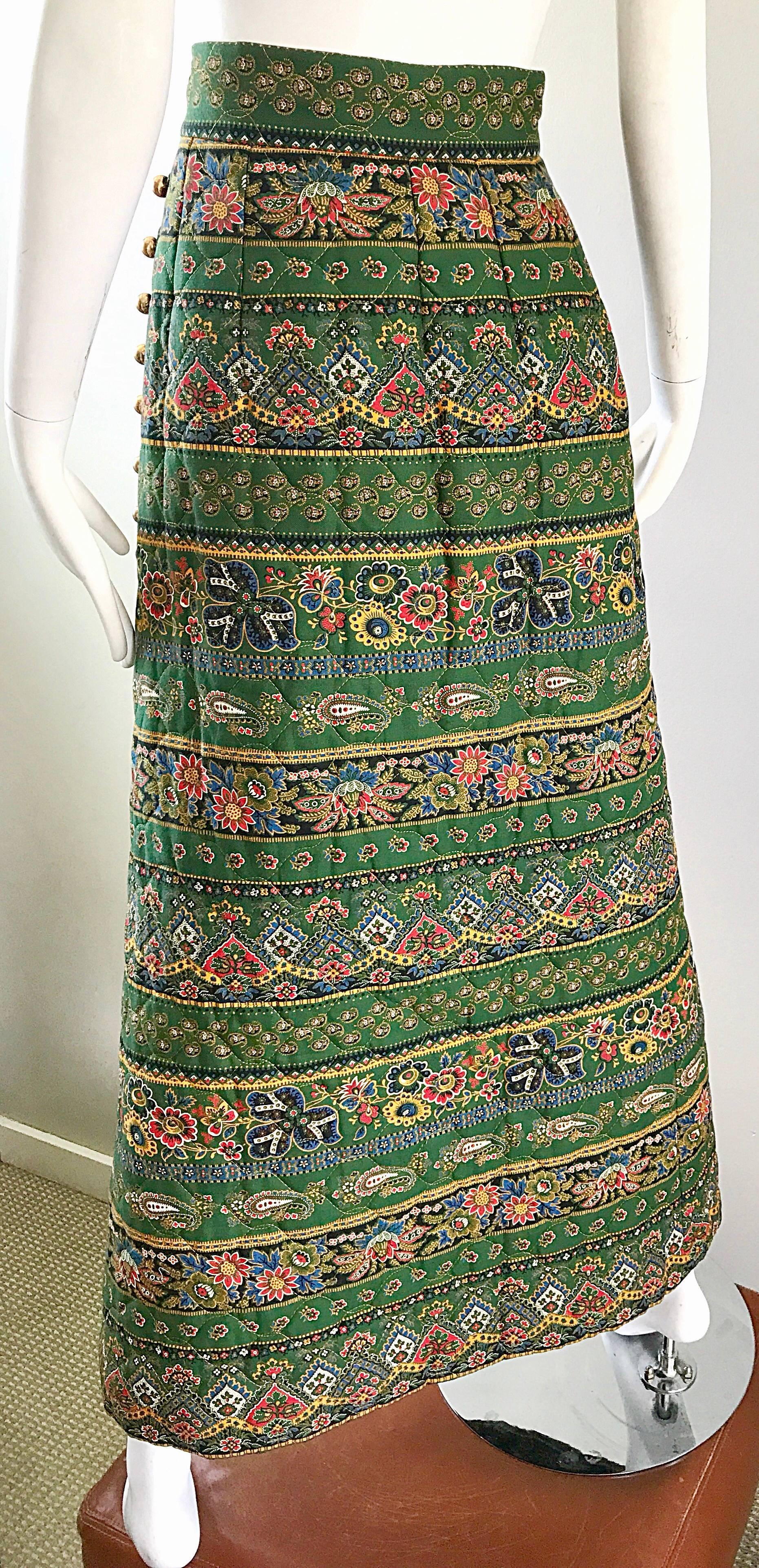 1970s Bonwit Teller Paisley Flower Print Vintage 70s Cotton Boho Maxi Skirt  In Excellent Condition For Sale In San Diego, CA