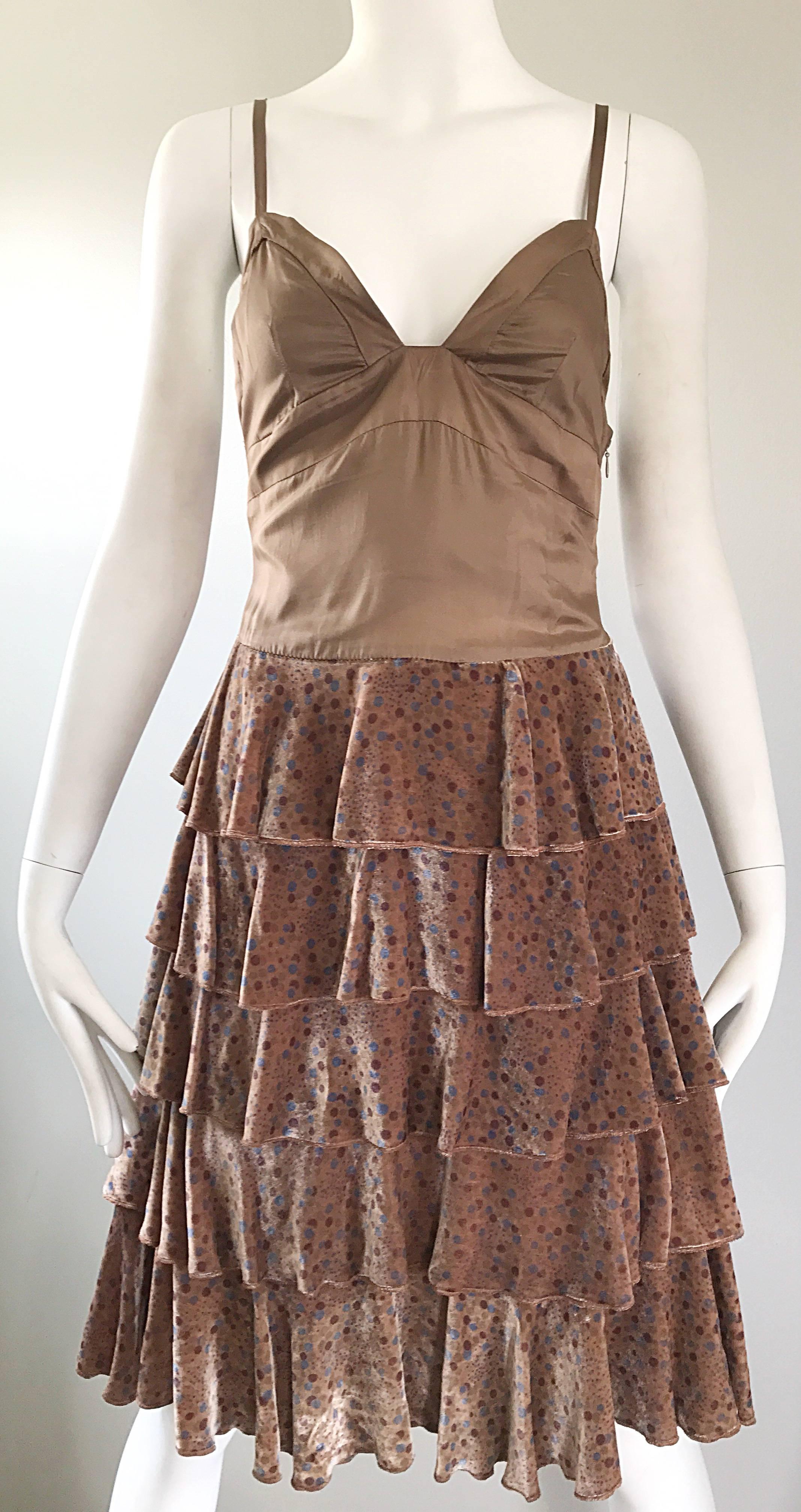 Women's Marc Jacobs Runway 1920s Flapper Style Taupe Size 2 Tiered Polka Dot Dress  For Sale