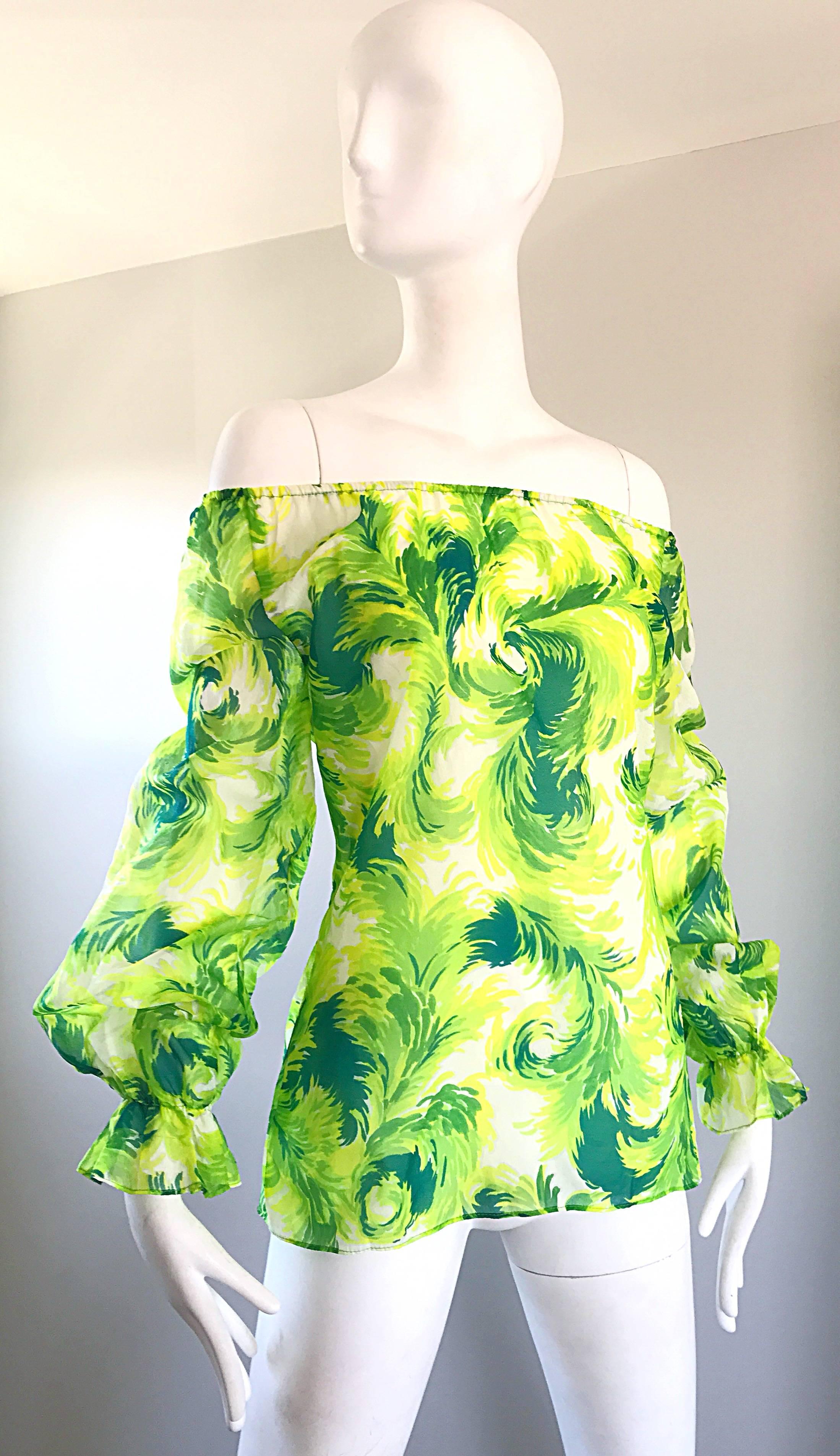 Amazing 1970s Bright Green and White Feather Print Boho Off - Shoulder 70s Top In Excellent Condition For Sale In San Diego, CA