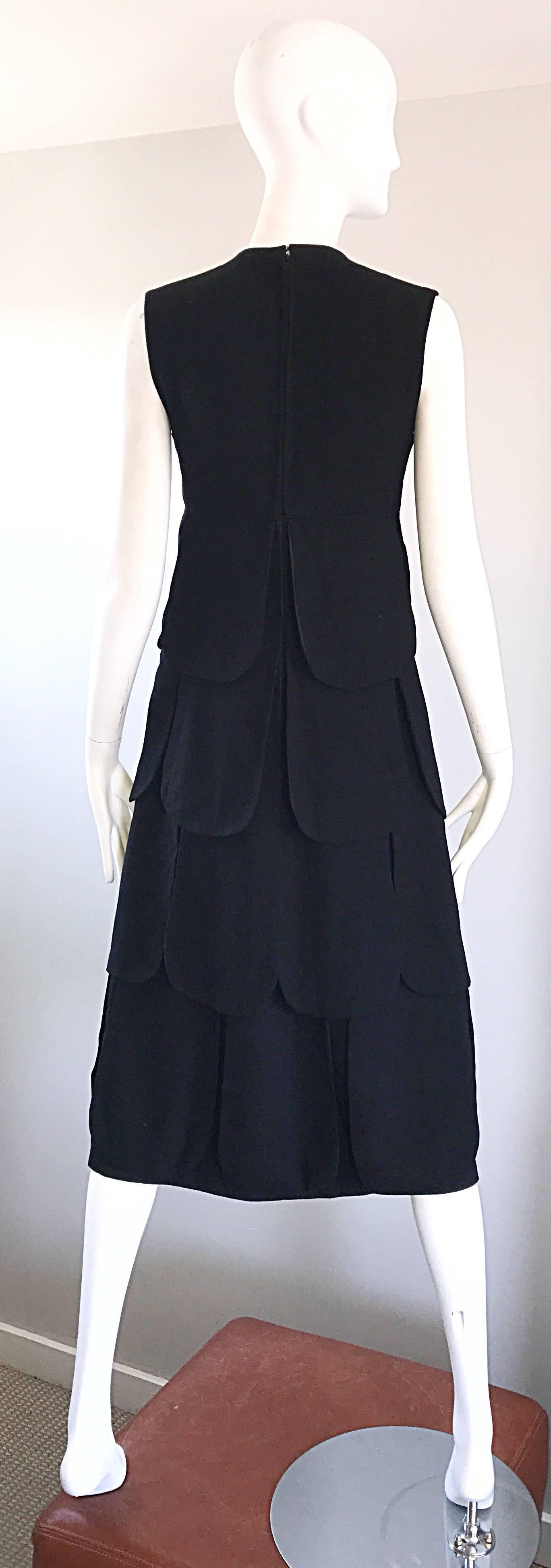 1960s Pierre Cardin Haute Couture Space Age Mod Black Wool Vintage 60s Dress In Excellent Condition For Sale In San Diego, CA