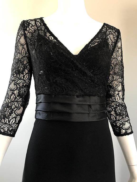 Badgley Mischka Beautiful Black Lace 3/4 Sleeves Size 8 Vintage Gown, 1990s   In Excellent Condition For Sale In San Diego, CA