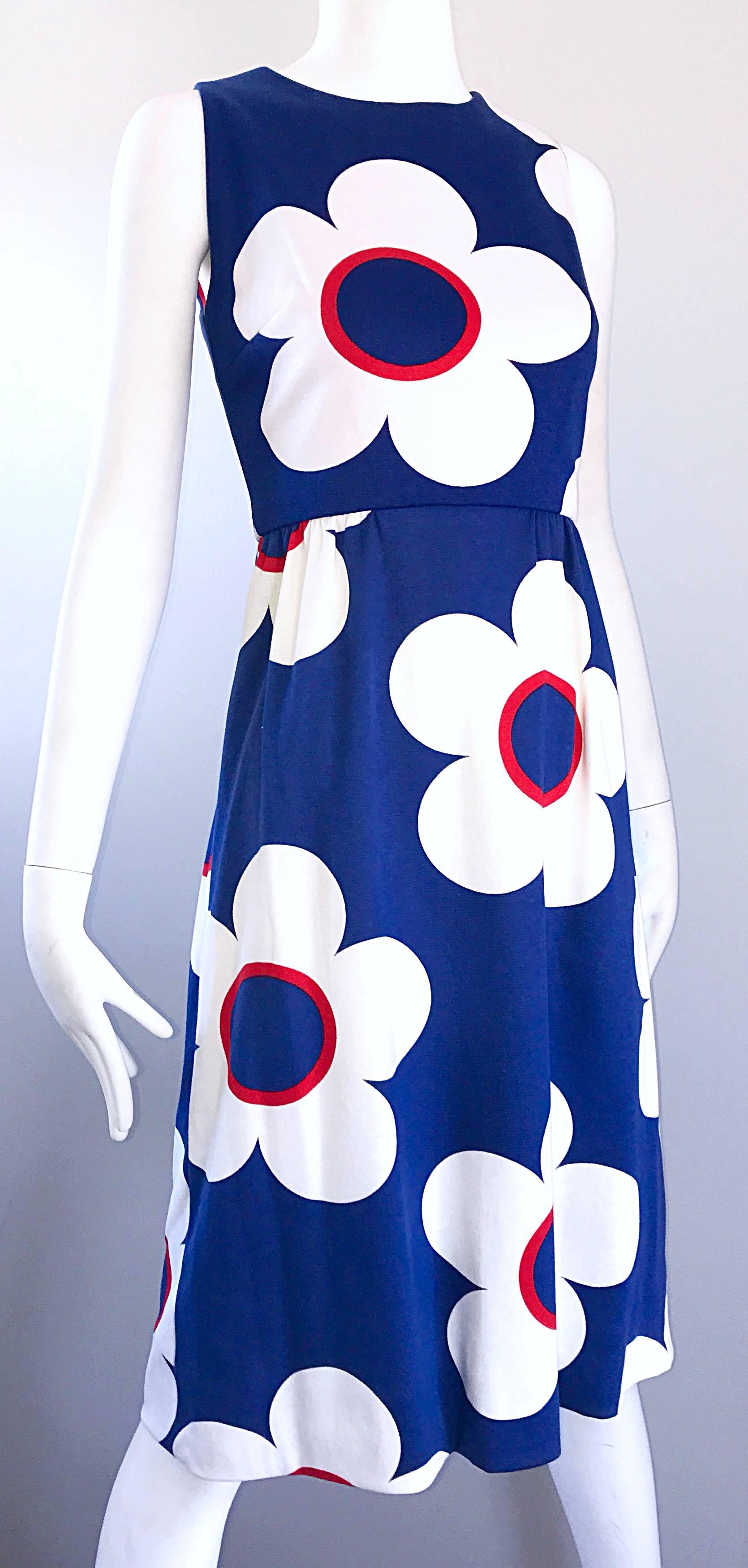 Phénoménale robe trapèze bleu marine + rouge + blanc, et veste boléro courte, des années 1960 Pour femmes en vente