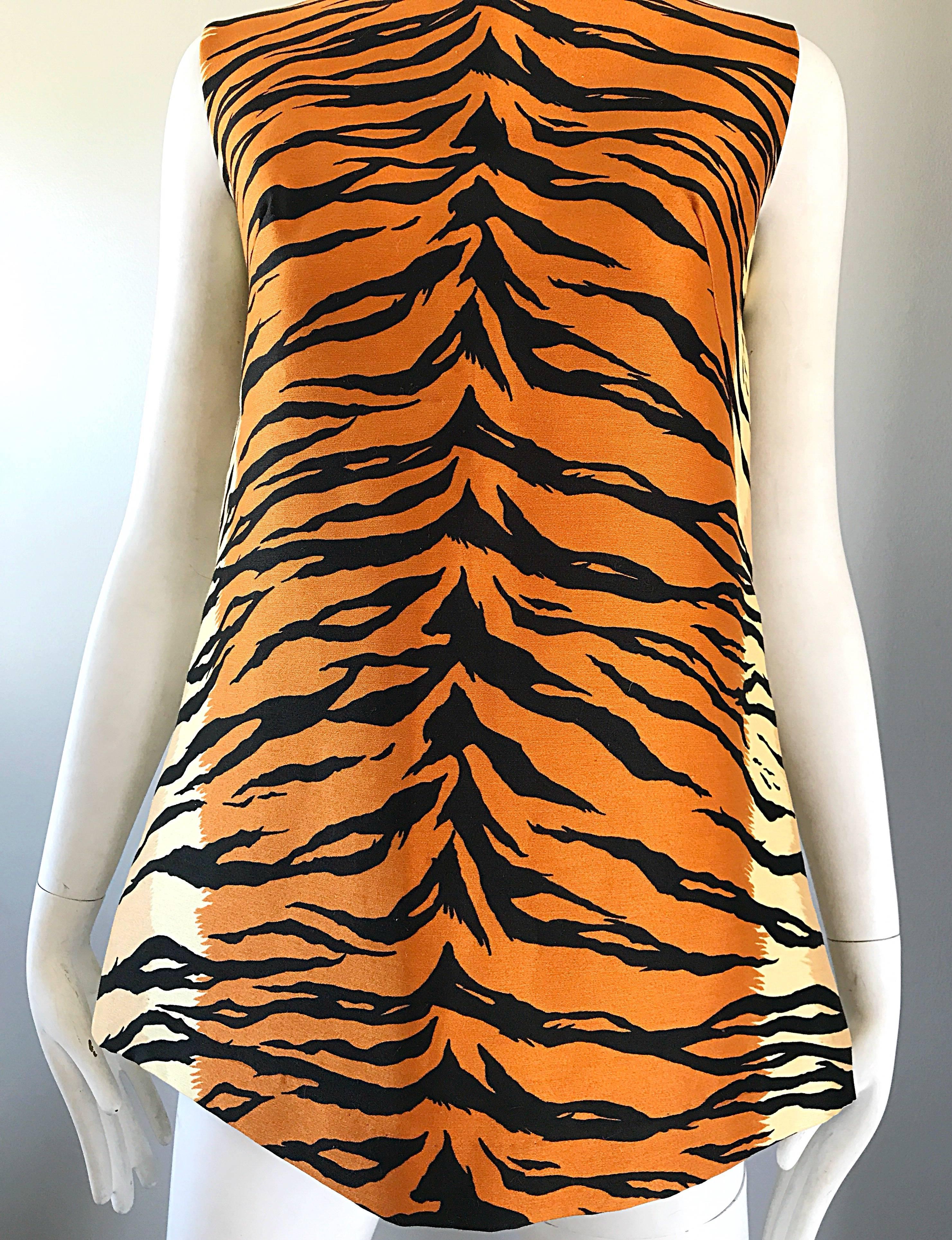 Chic 1960s Lady Hathaway for Lord & Taylor Tiger Print A - Line 60s Tunic Top For Sale 1