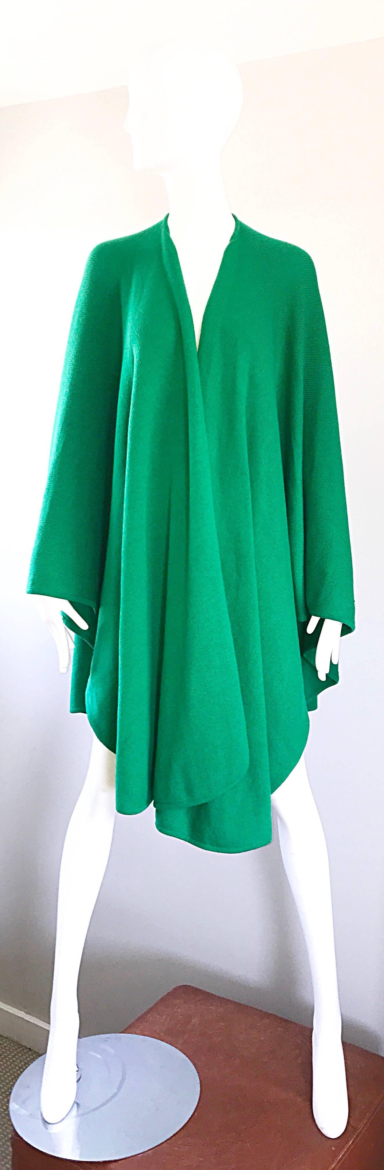  Halston Kelly Green Fabulous Signature Knit Dramatic Sweater Cape, 1970s 4