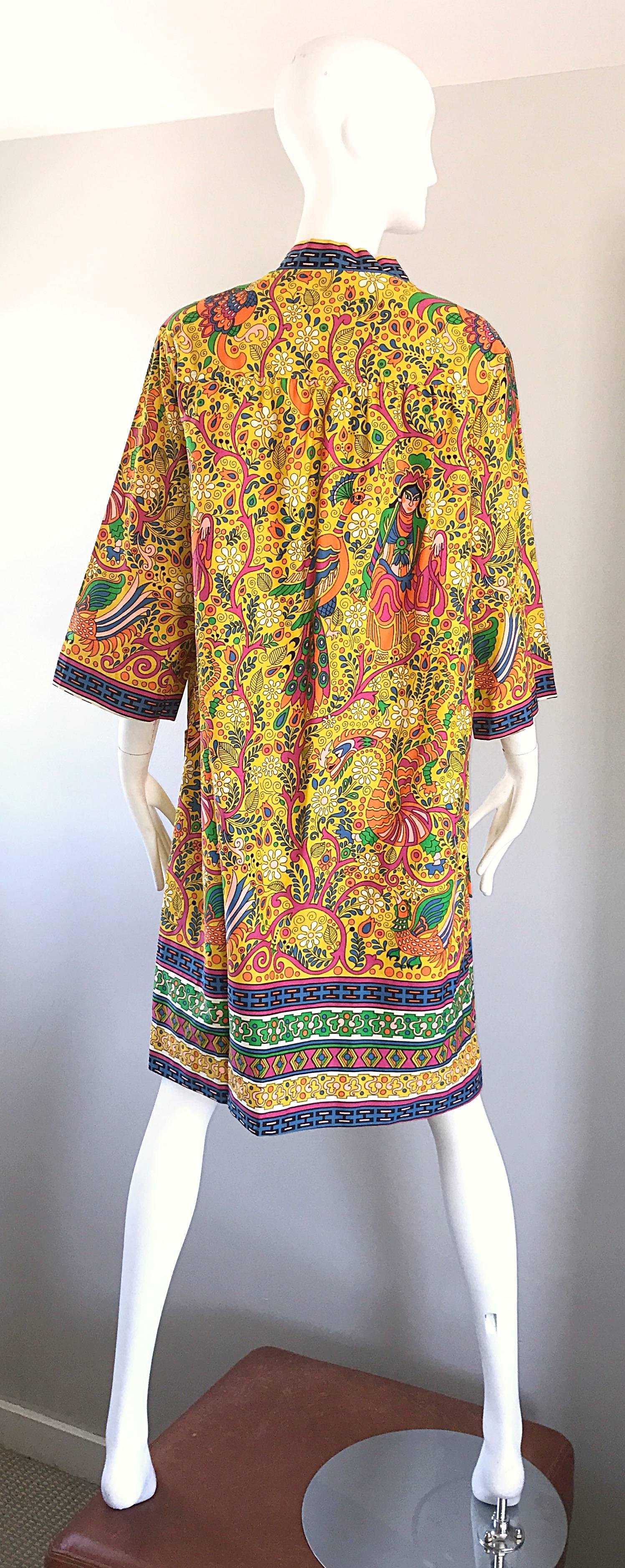 Brown Amazing 1960s Asian Empress Novelty Print Cotton Vintage 60s Tunic Dress  For Sale