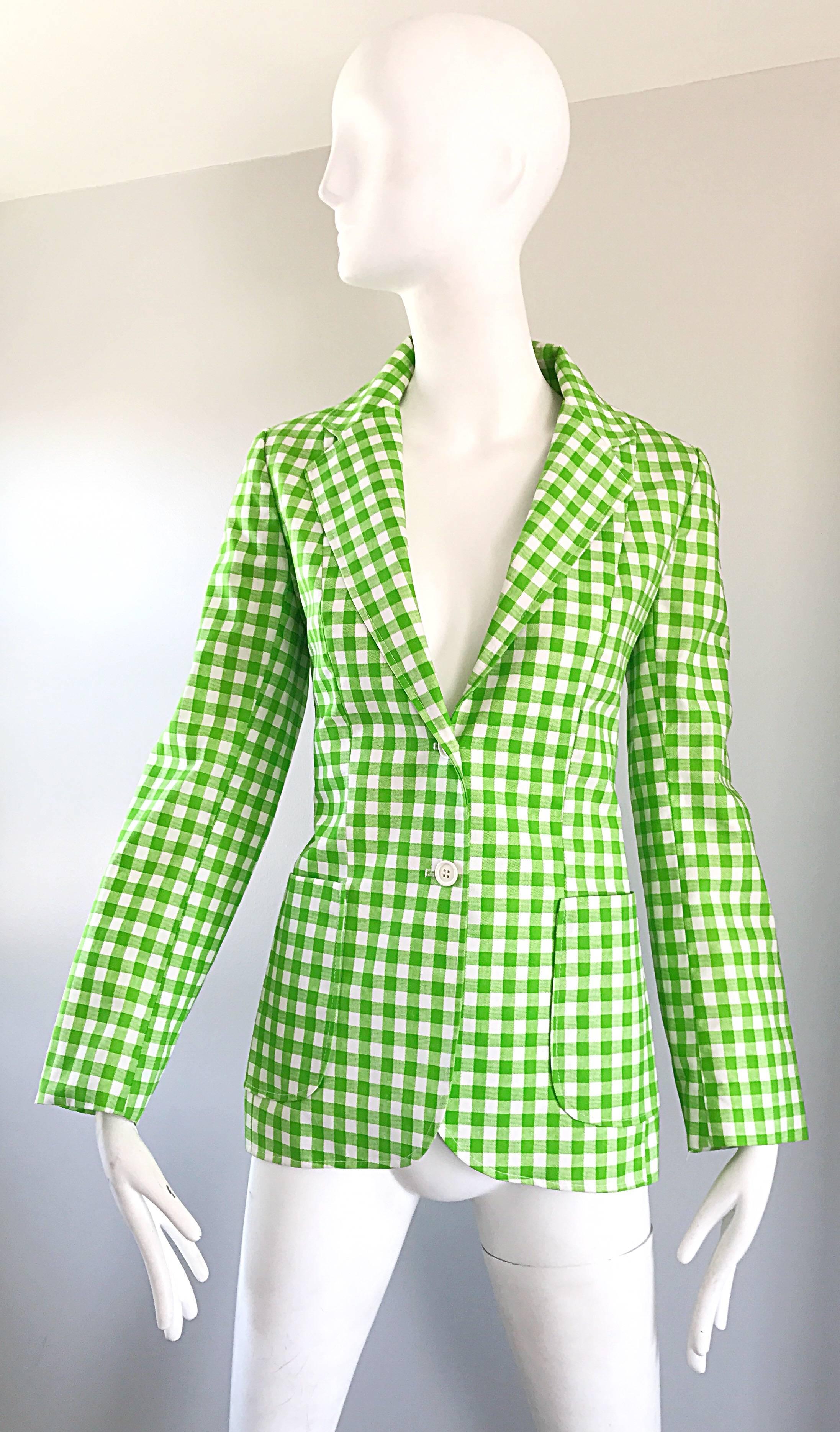 Make a statement in this chic never worn 1970s LARRY LEVINE cotton blazer jacket! Features lime green  and white gingham print. Wonderful fitted tailored cut looks fantastic on! Two white buttons up the front, and two pockets at each side of the