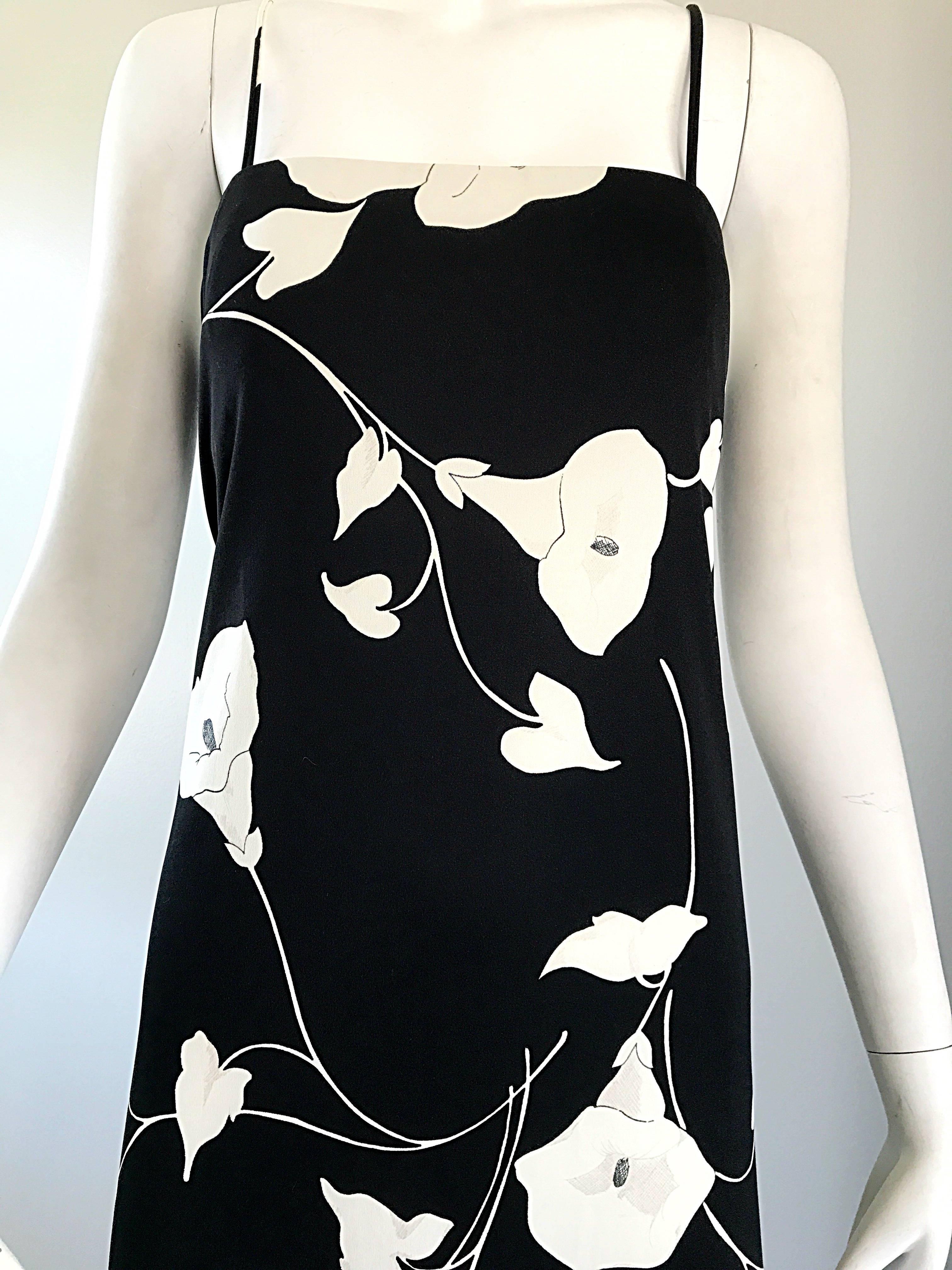 Luis Estevez 1970s Black and White Tulip Print Vintage 70s Maxi Dress Gown  In Excellent Condition In San Diego, CA