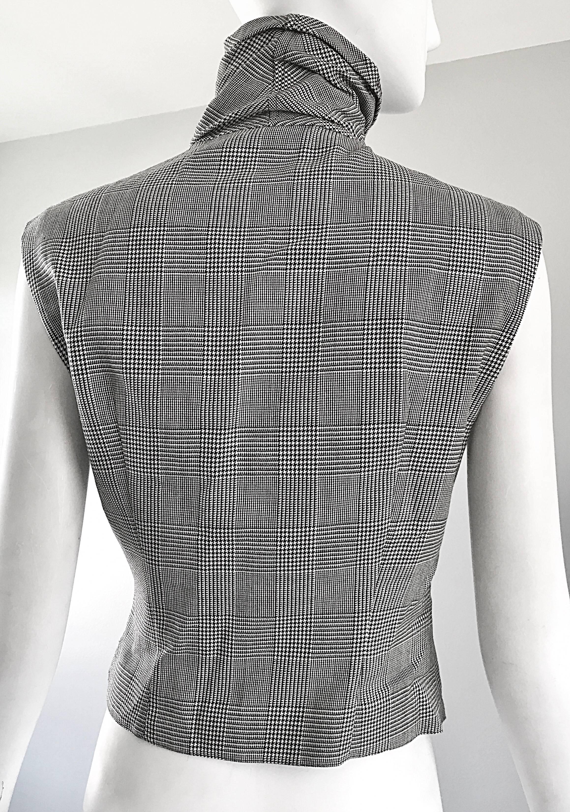 Women's Rare Early Gianni Versace Black and White Houndstooth Plaid Embroidered Vest Top For Sale