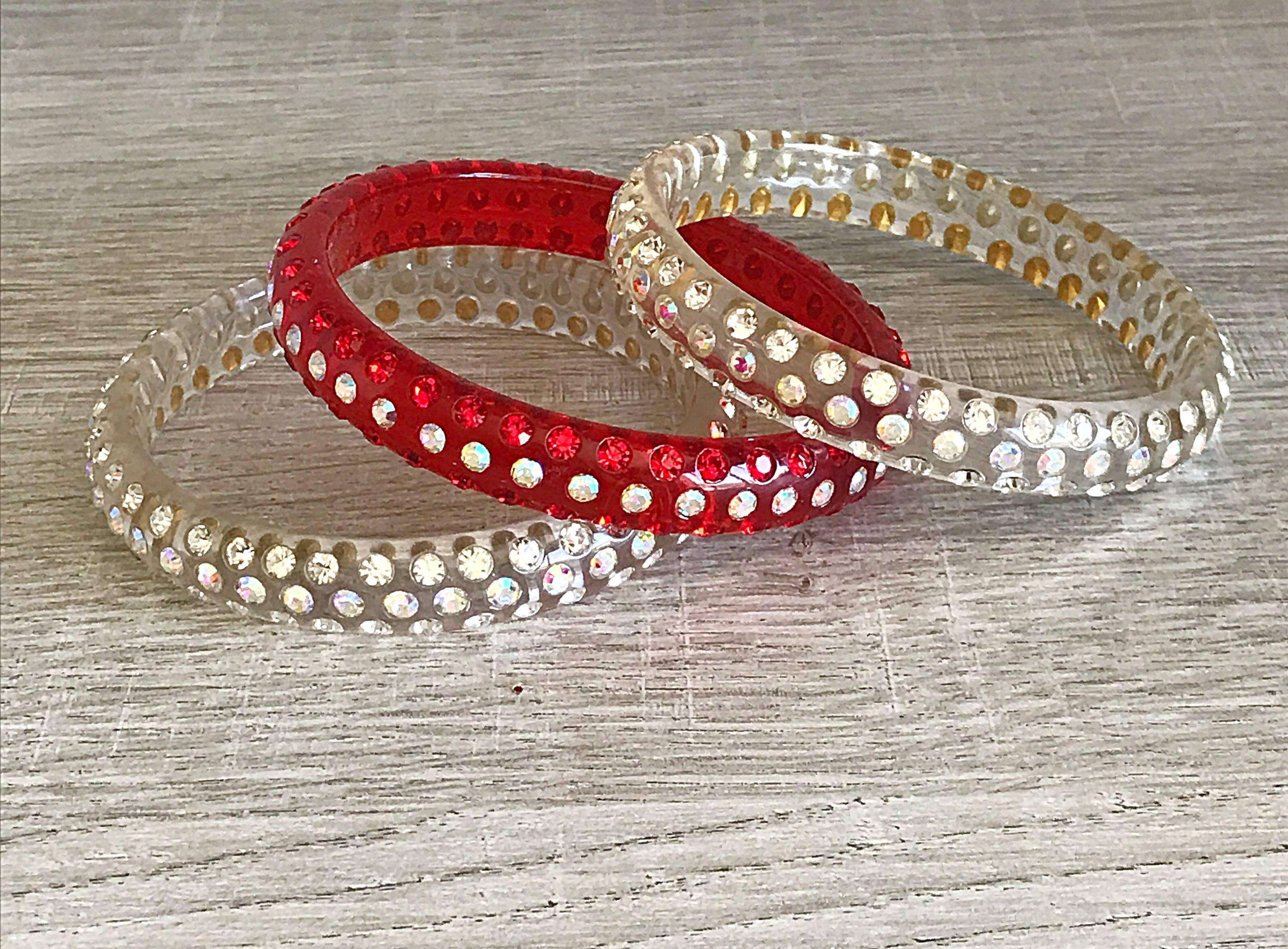 Set of Three 1960s Red and Clear Rhinestone Encrusted Vintage Lucite 60s Bangles For Sale 3