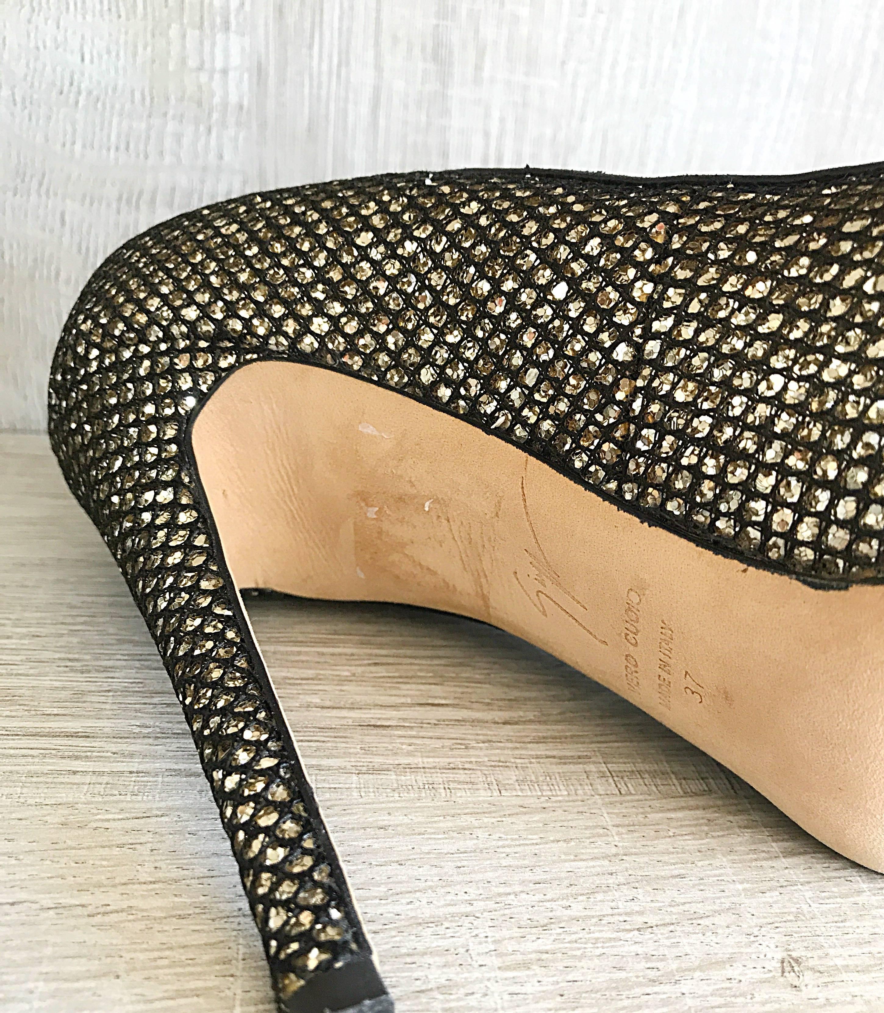 Women's Giuseppe Zanotti Black and Silver Glitter Size 37 / 7 Peep Toe Shoes High Heels For Sale