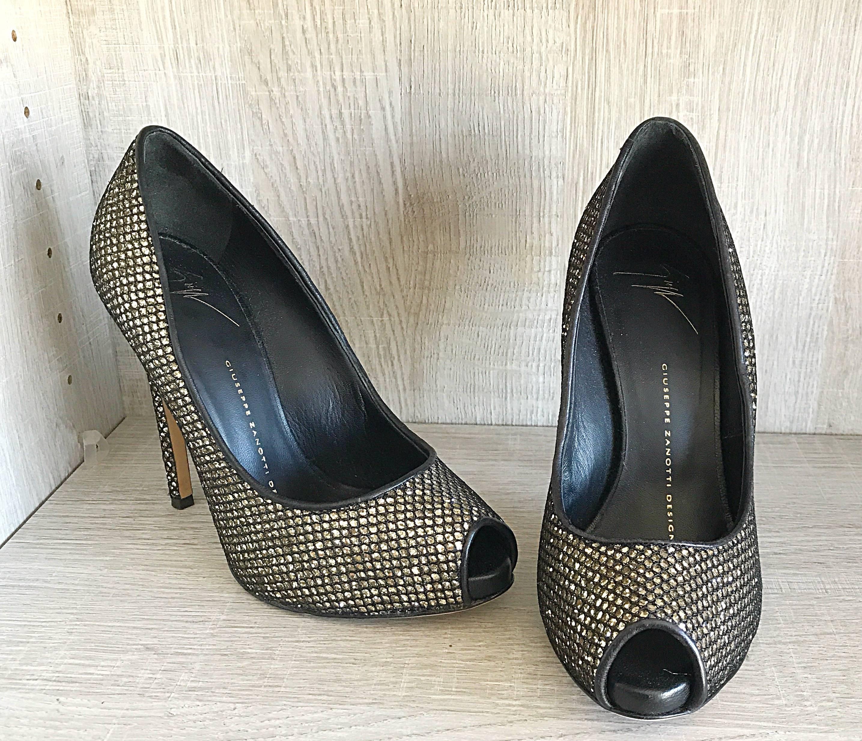 Giuseppe Zanotti Black and Silver Glitter Size 37 / 7 Peep Toe Shoes High Heels  In Excellent Condition For Sale In San Diego, CA
