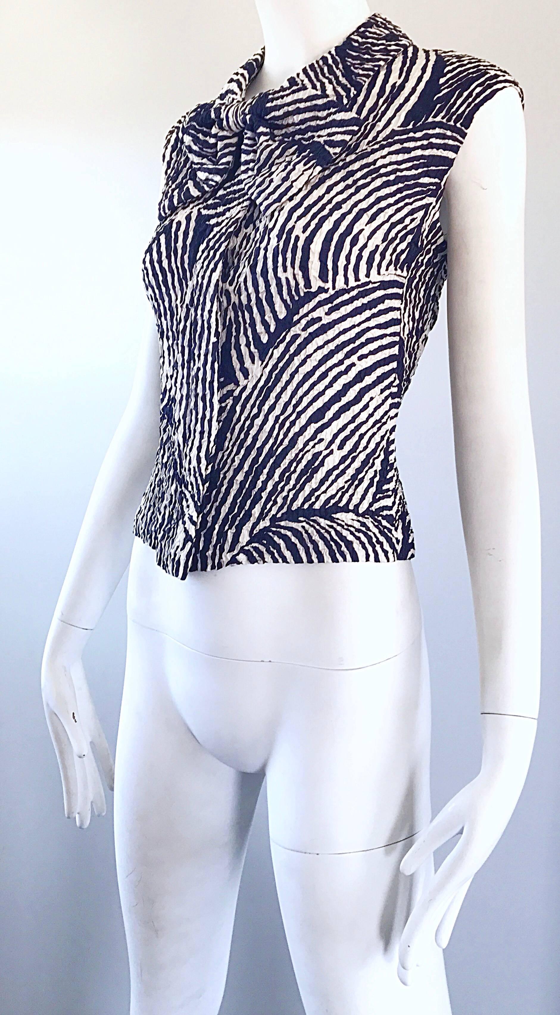 Women's Chic 1960s Navy and White Fingerprint Silk Nautical Vintage 60s Bow Neck Blouse