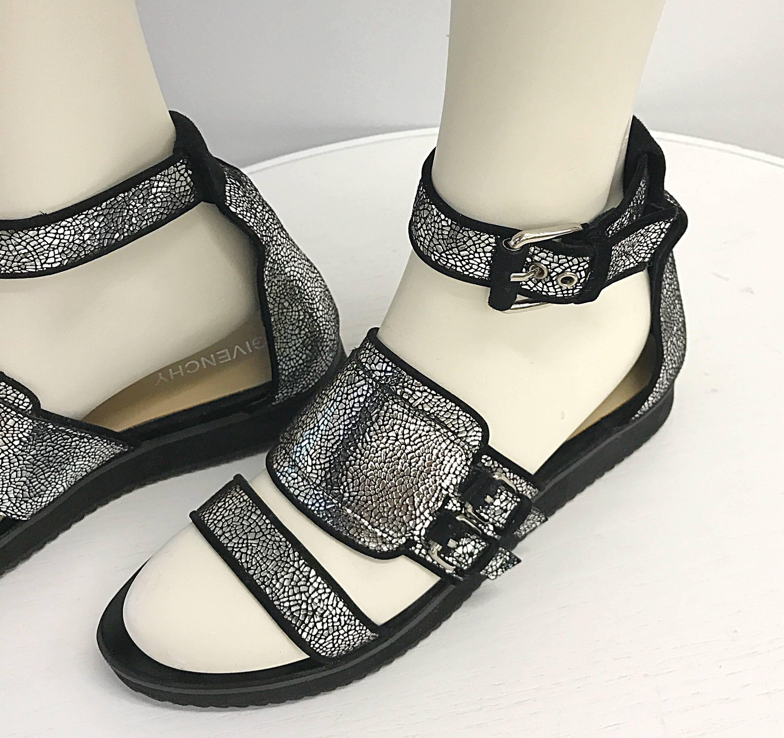 Women's New Givenchy by Ricardo Tisci Size 39 / 9 Silver Metallic + Black Flat Sandals 