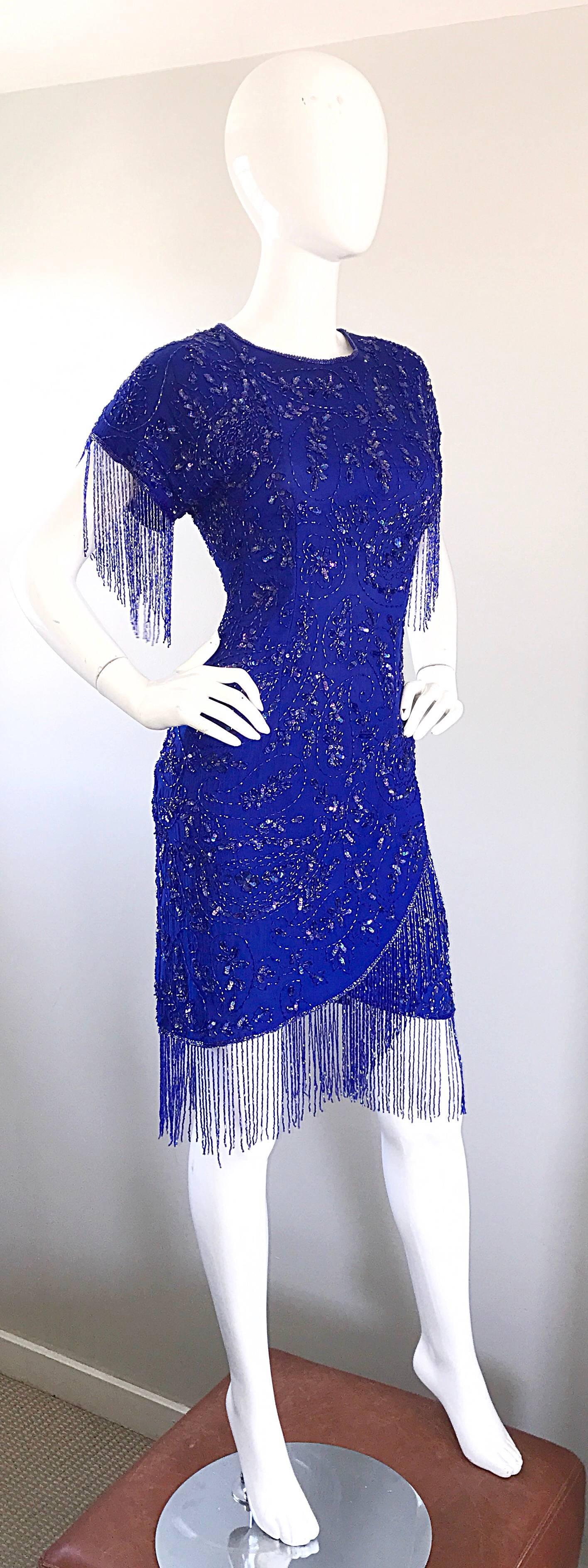 Unglaubliche 1990er Royal Blue Vintage Seide Perlen & Fransen Vintage Flapper Kleid im Zustand „Hervorragend“ im Angebot in San Diego, CA