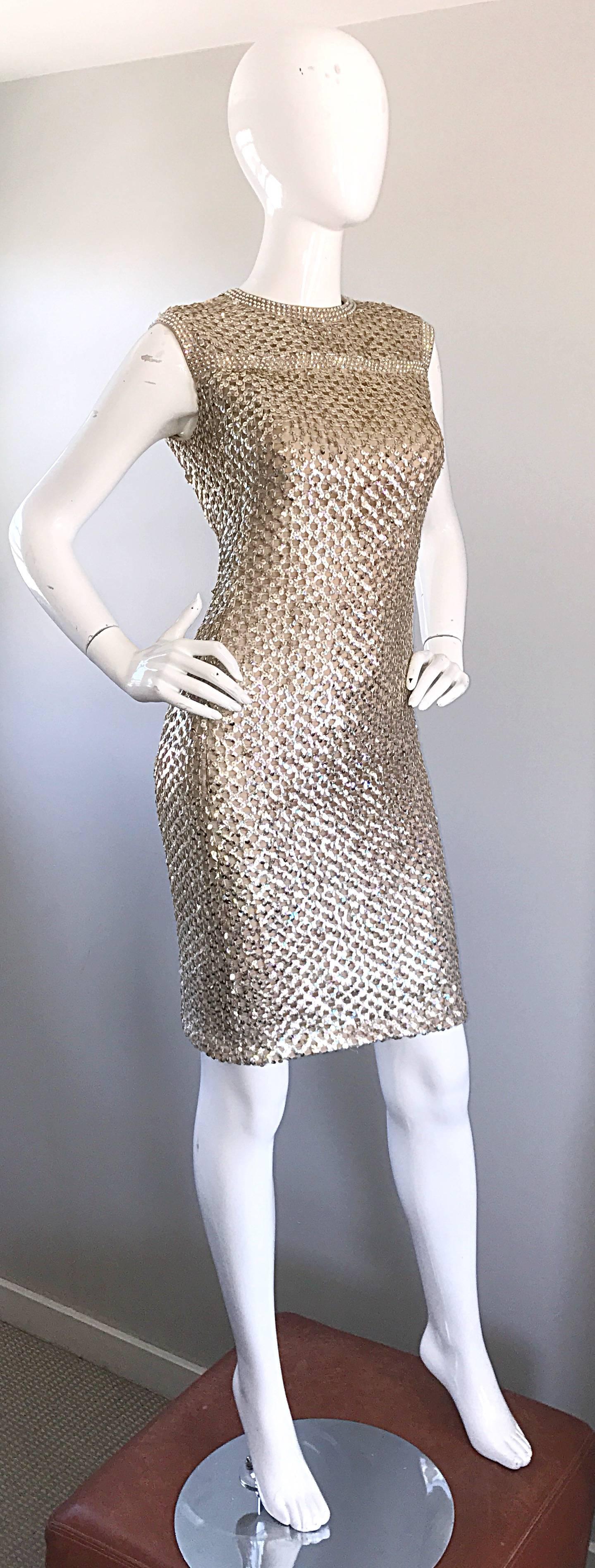 Vintage-Kleid mit goldenen Pailletten und Strass von Pat Sandler Lauren Hutton, dokumentiert, 1960er Jahre im Zustand „Hervorragend“ im Angebot in San Diego, CA