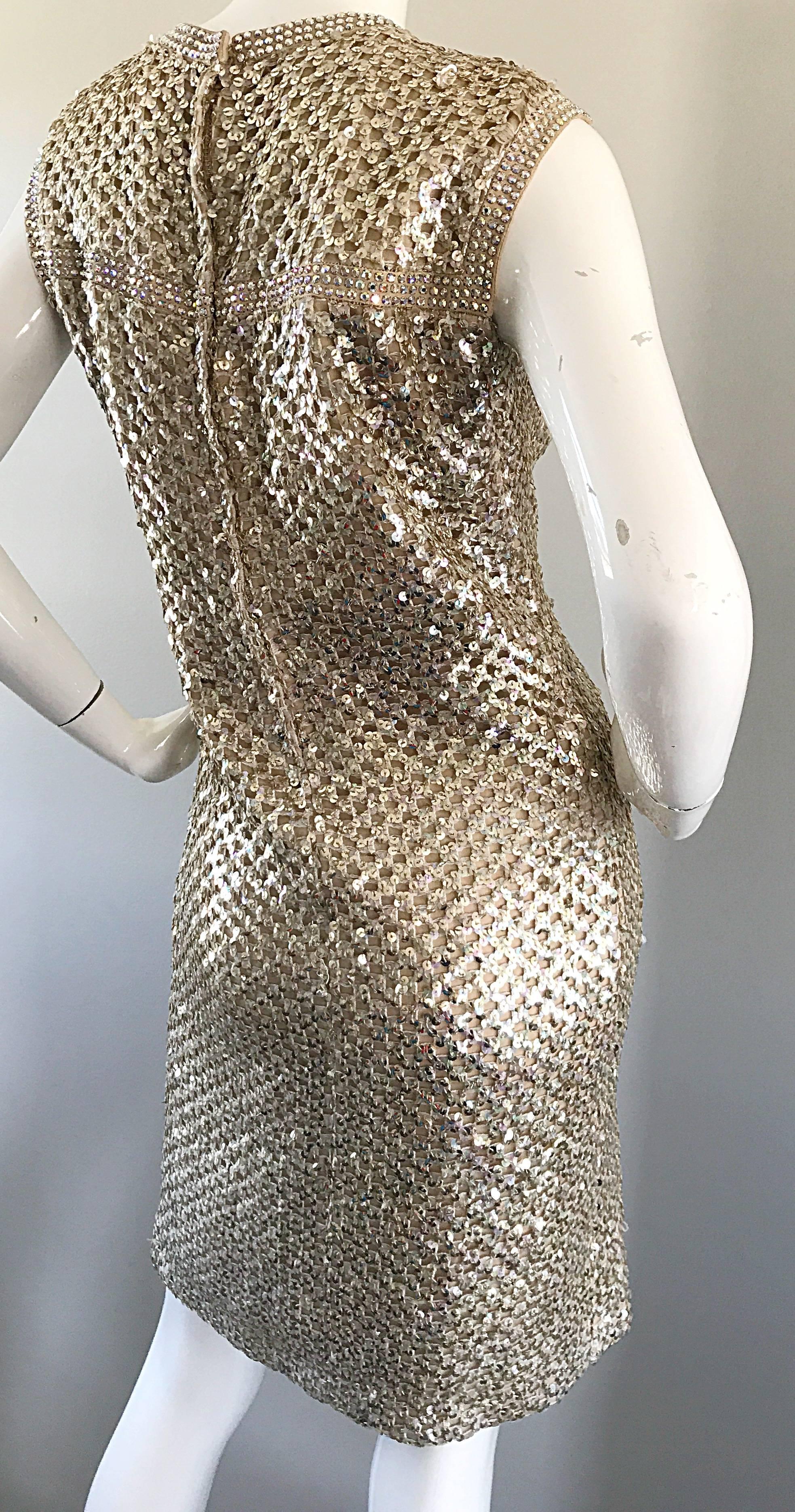 Vintage-Kleid mit goldenen Pailletten und Strass von Pat Sandler Lauren Hutton, dokumentiert, 1960er Jahre Damen im Angebot