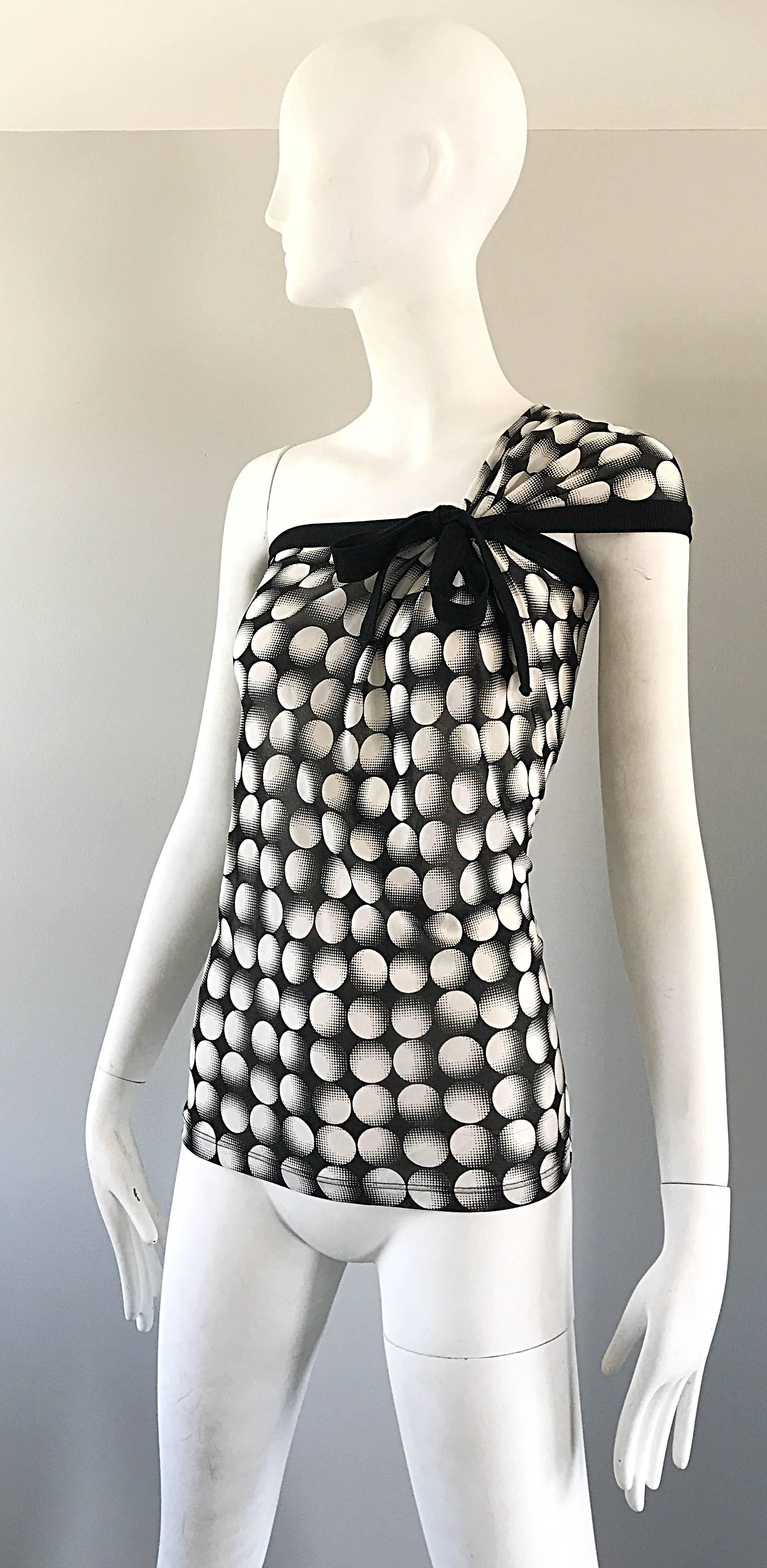 Jean Paul Gaultier New 1990s Black and White Size Large One Shoulder Op Art Top In Excellent Condition For Sale In San Diego, CA