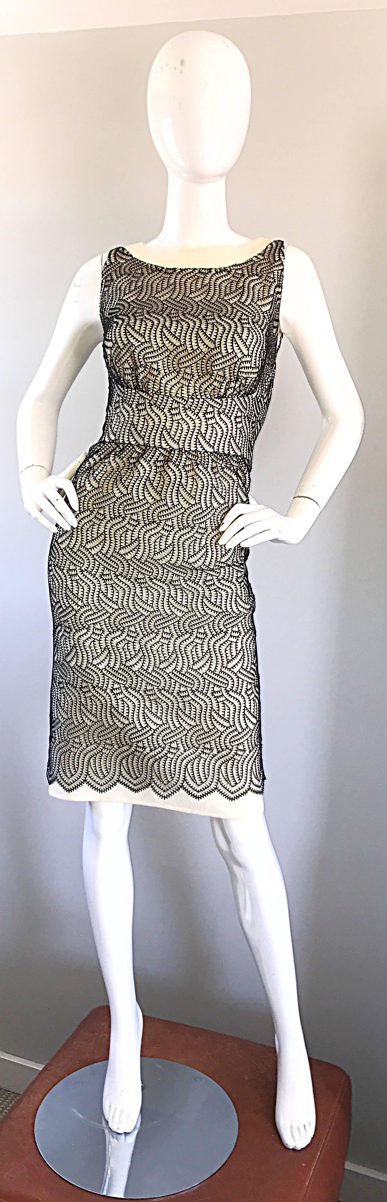 Fabuleuse robe fourreau Bill Blass vintage noire et blanche en crochet (années 1990), taille 6 en vente 4