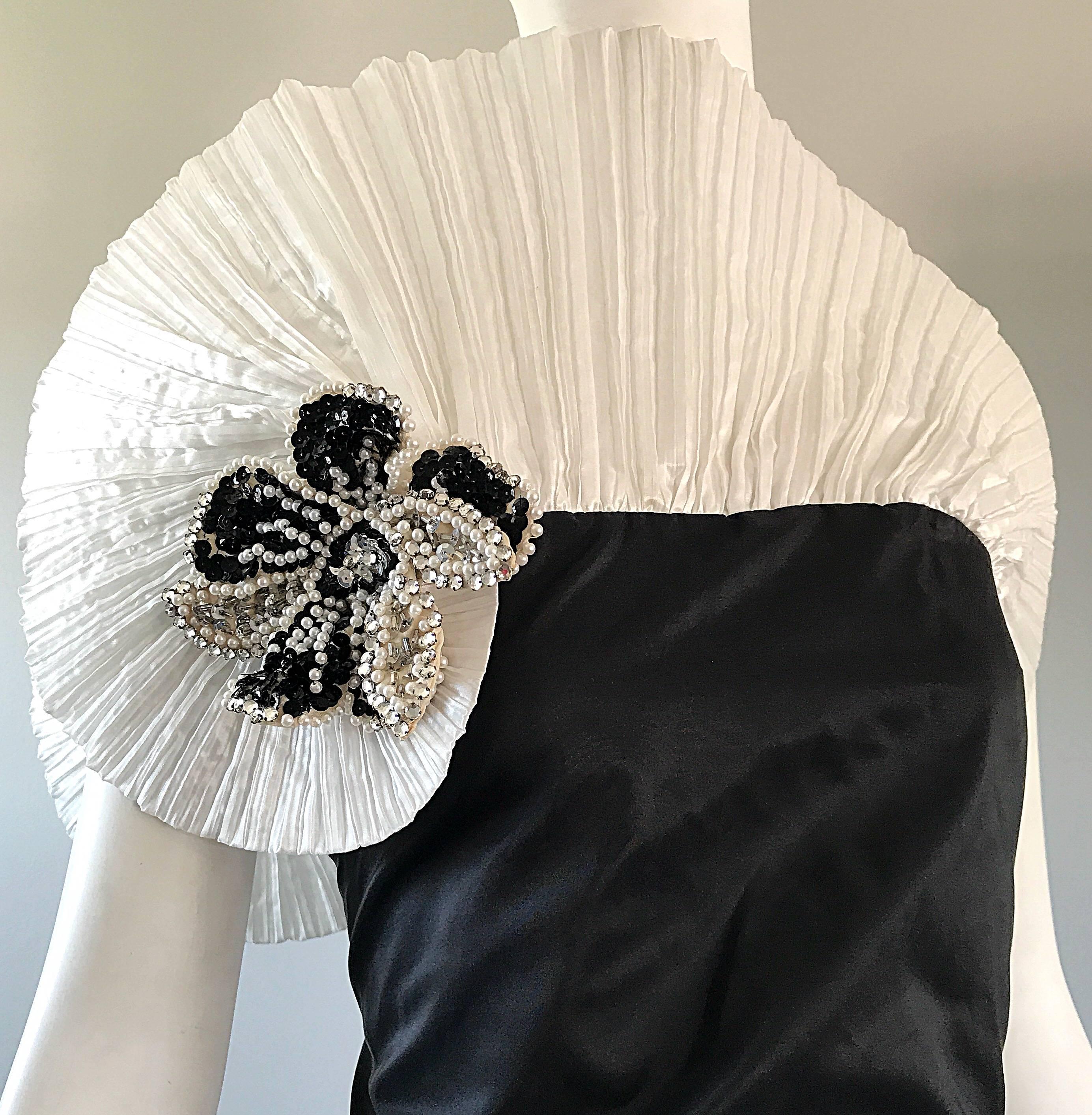 1980s Nicoletta Italian Black and White Silk Taffeta Avant Garde Top & Skirt Set In Excellent Condition For Sale In San Diego, CA