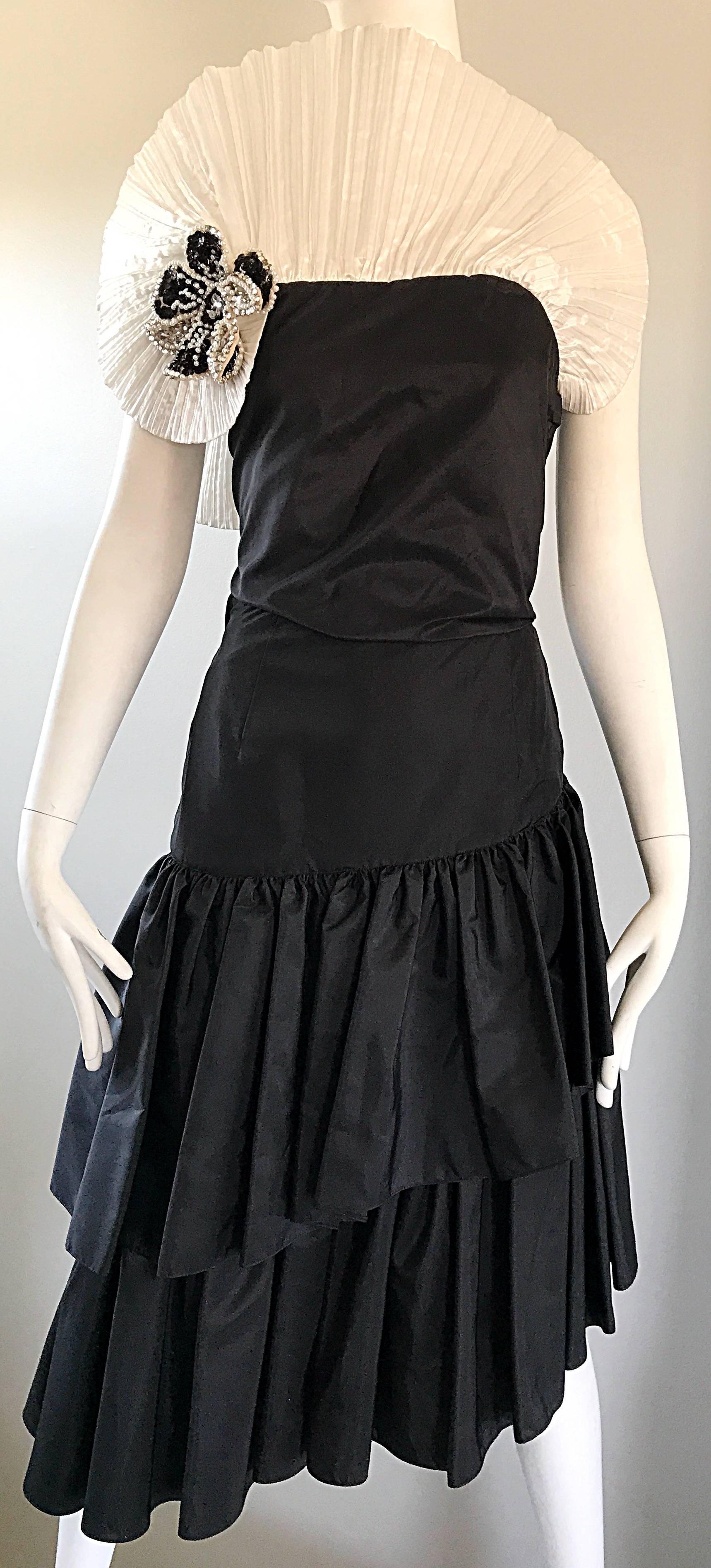 1980s Nicoletta Italian Black and White Silk Taffeta Avant Garde Top & Skirt Set For Sale 2