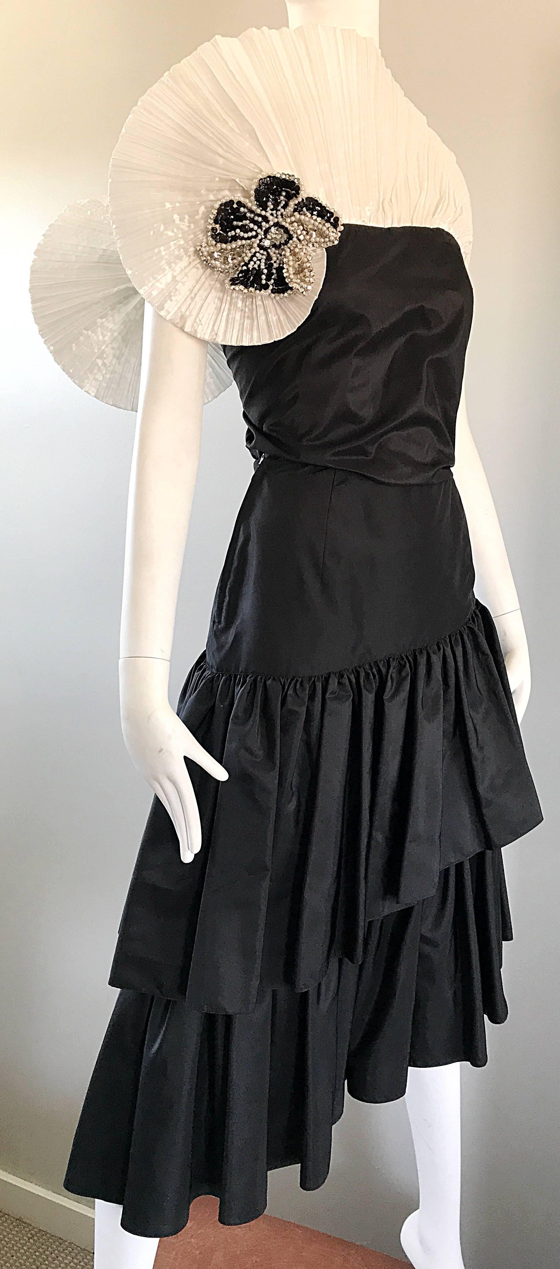 1980s Nicoletta Italian Black and White Silk Taffeta Avant Garde Top & Skirt Set For Sale 3