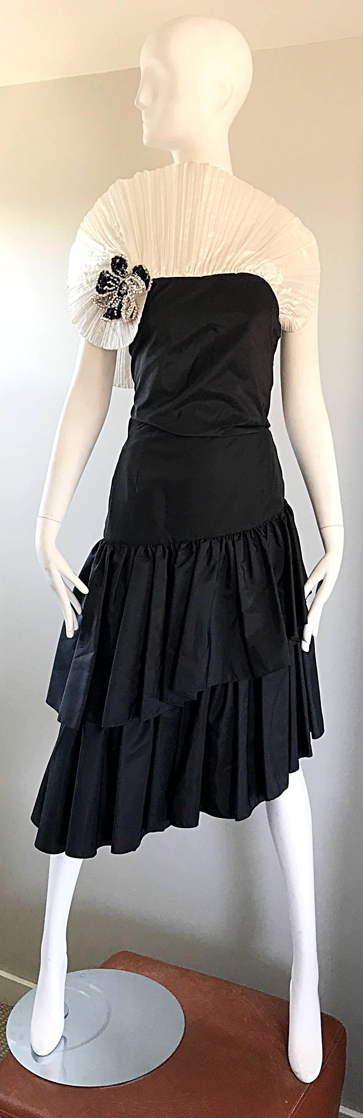 1980s Nicoletta Italian Black and White Silk Taffeta Avant Garde Top & Skirt Set For Sale 5