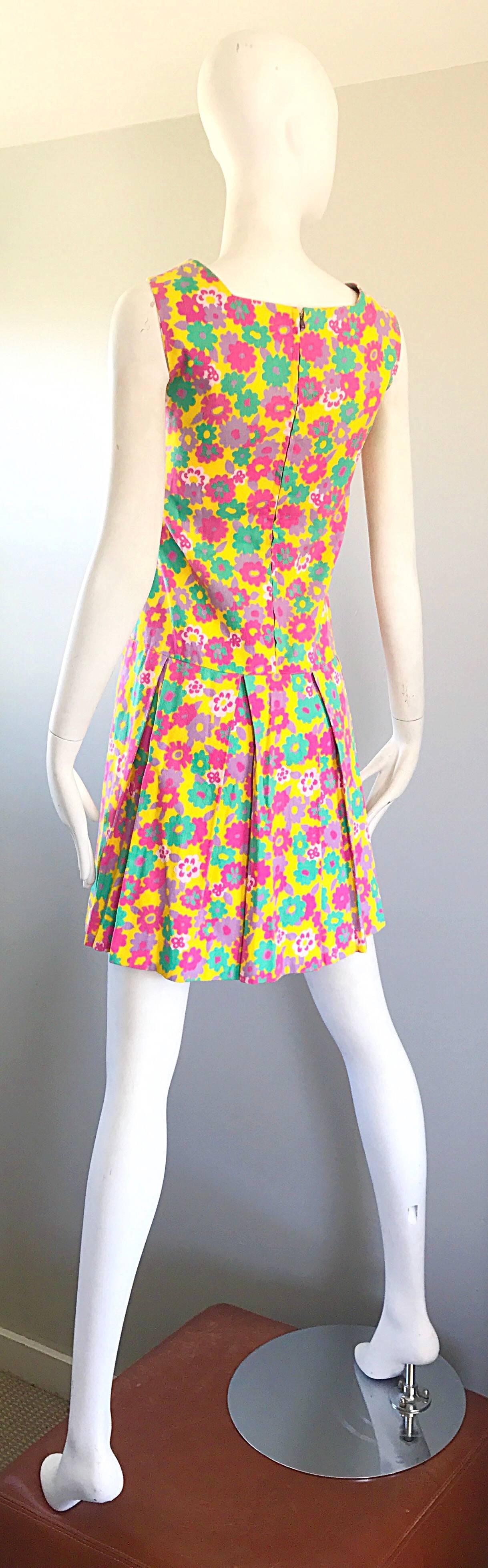 Women's 1960s Yellow + Pink + Green Flower Power Cotton Vintage 60s Scooter Dress Twiggy For Sale