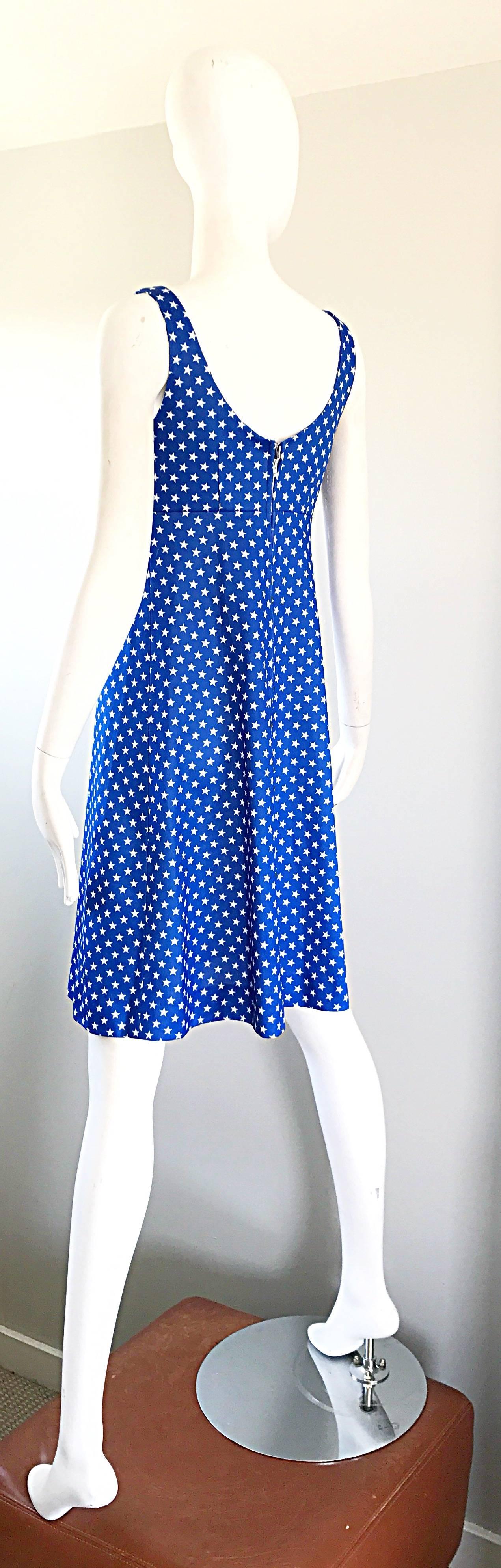 Women's 1960s Royal Blue and White Star Print A - Line Novelty Vintage 60s Dress For Sale