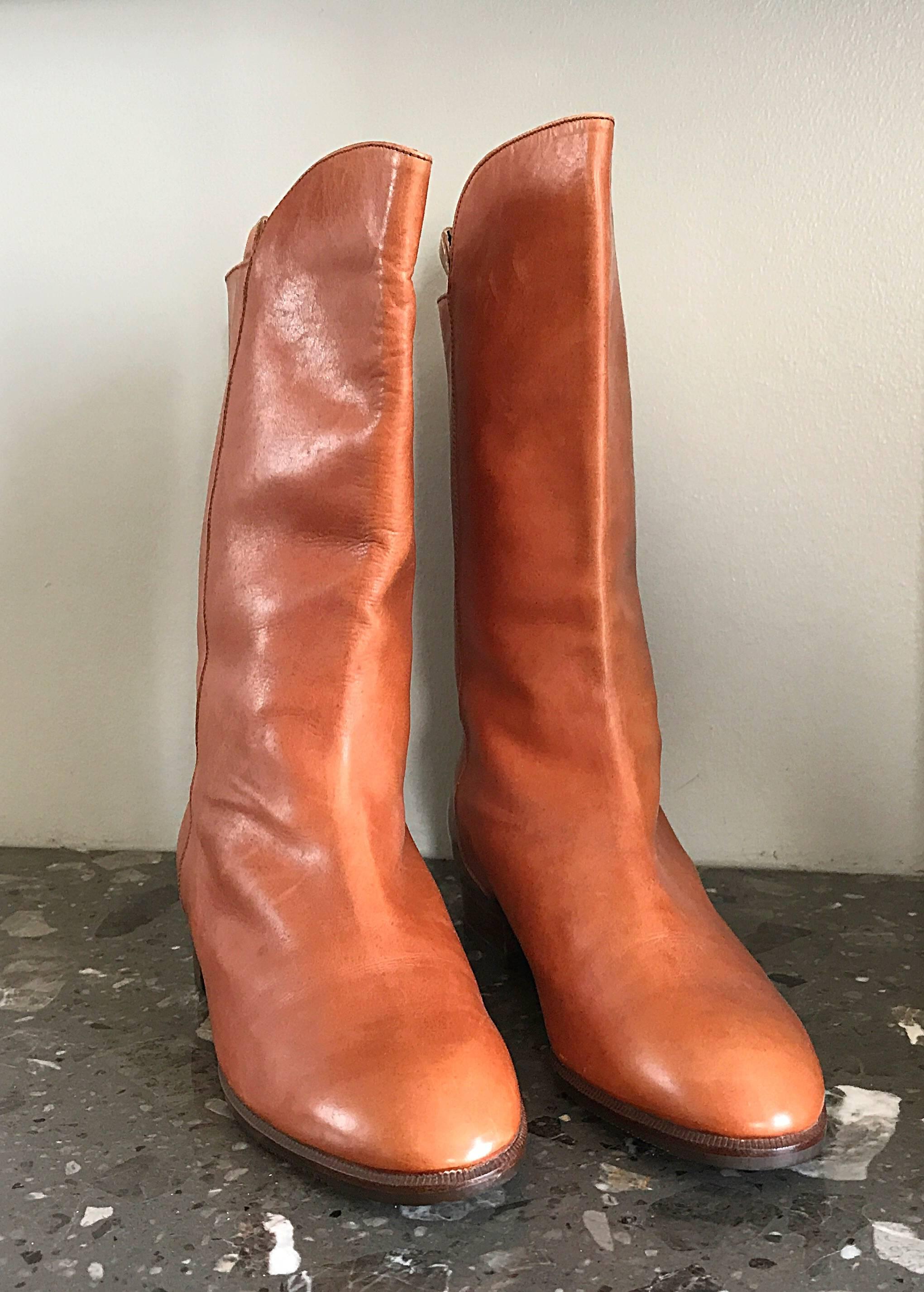 New 1980s Perry Ellis Size 6 Tan Saddle Leather Deadstock Calf Booties Boots In New Condition For Sale In San Diego, CA
