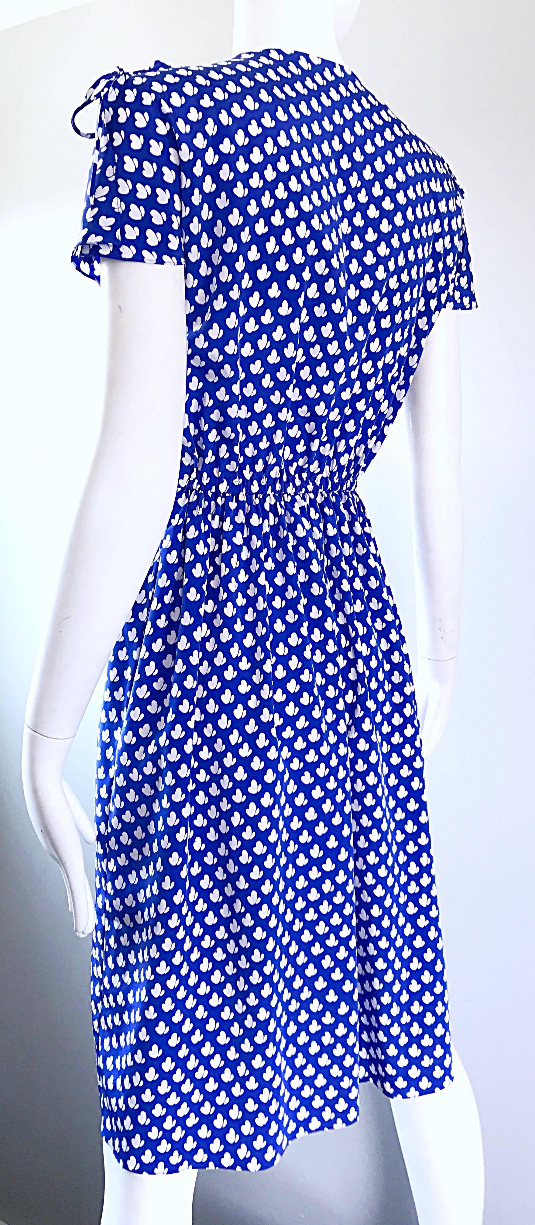 Women's Vintage Pierre Cardin 1970s Blue + White Heart Print Flutter Sleeve 70s Dress For Sale