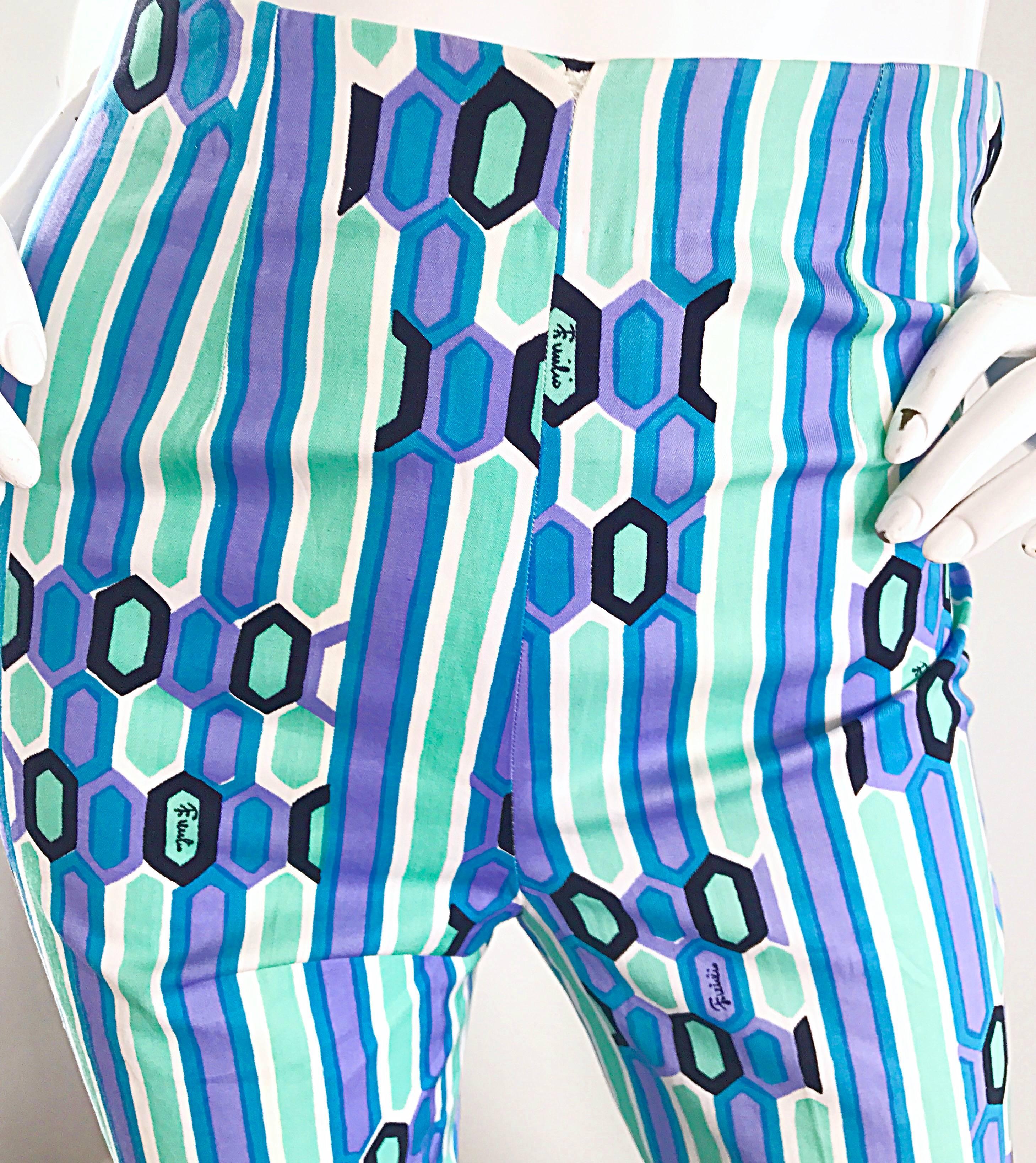 Emilio Pucci Blaue Vintage Caprihose mit Kaleidoskopdruck und hoher Taille, 1960er Jahre  im Zustand „Hervorragend“ im Angebot in San Diego, CA