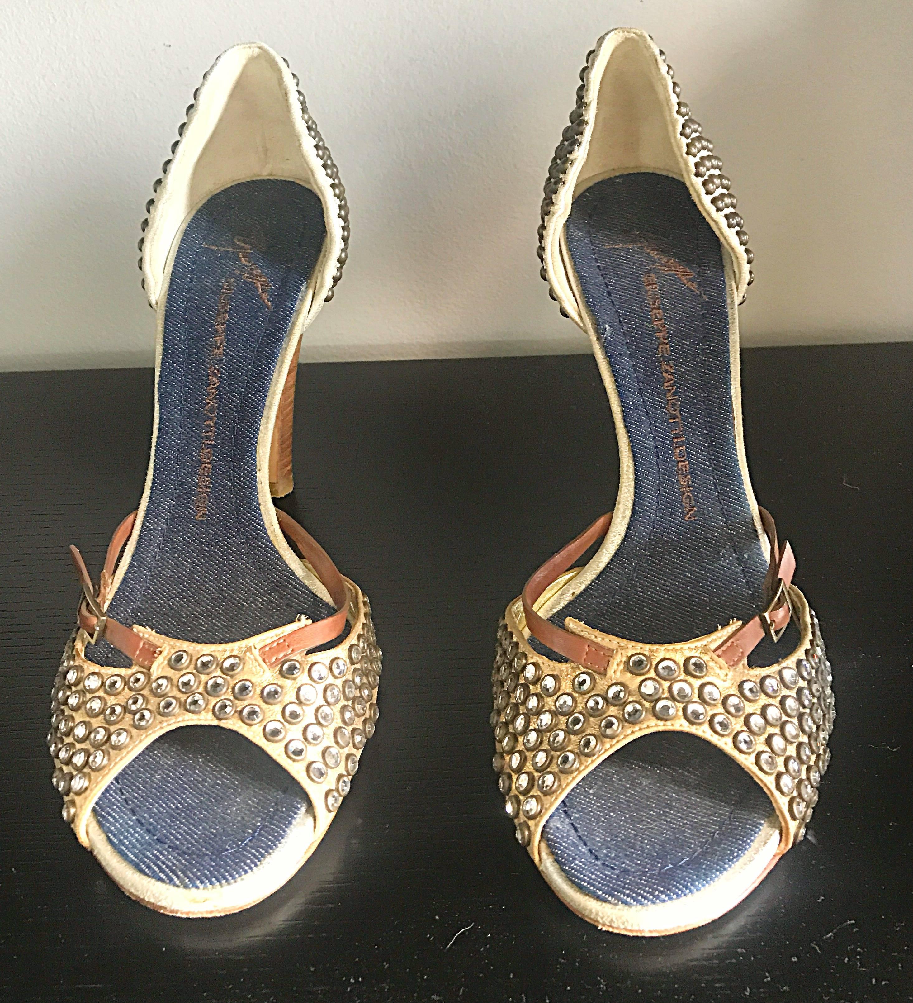 Gray Giuseppe Zanotti Size 39 / 9 Gold Bronze and Brown Rhinestone Studded High Heels For Sale
