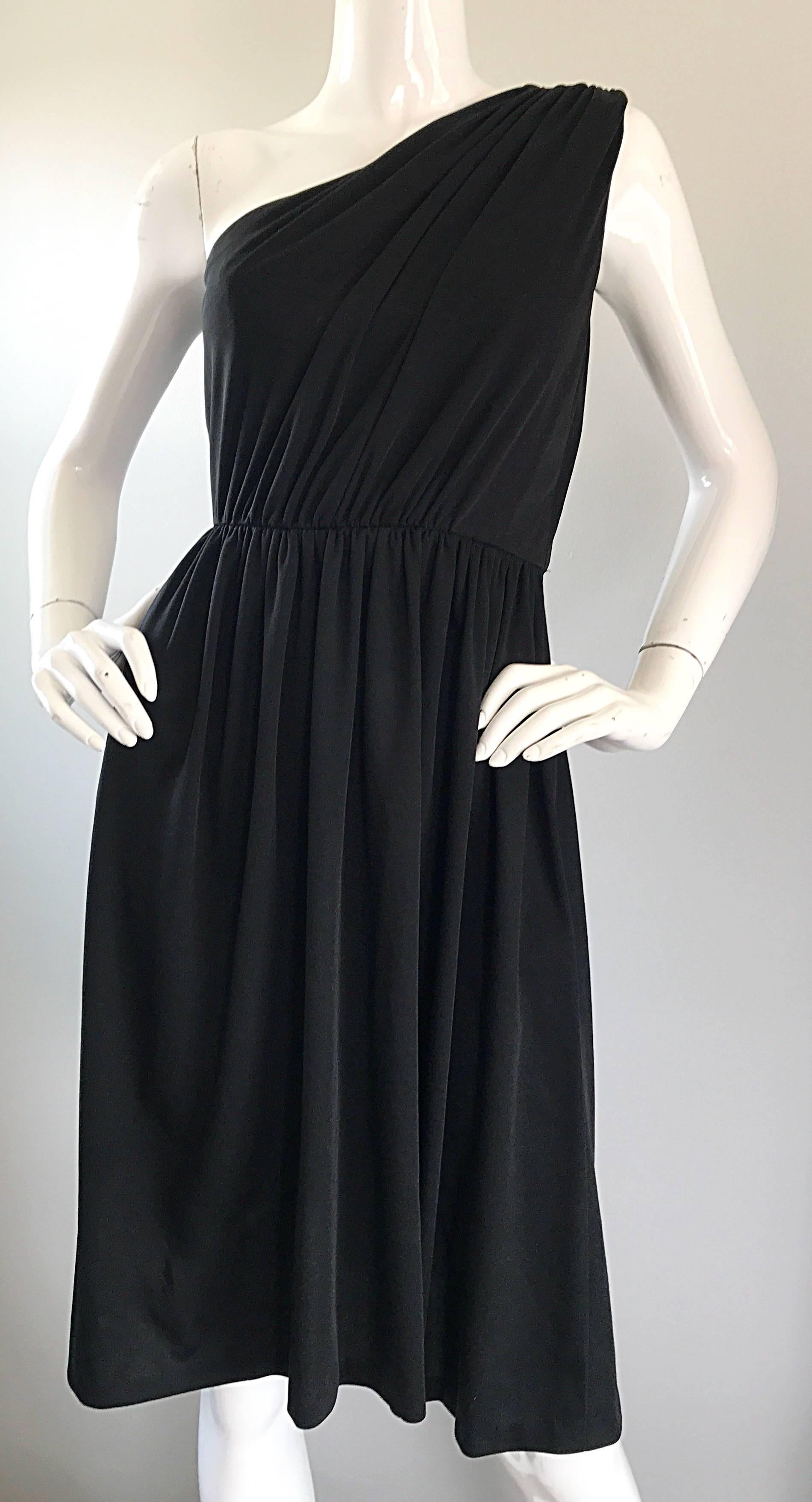 1970s Anthony Muto for Joseph Magnin Black Jersey One Shoulder 70s Grecian Dress In Excellent Condition For Sale In San Diego, CA